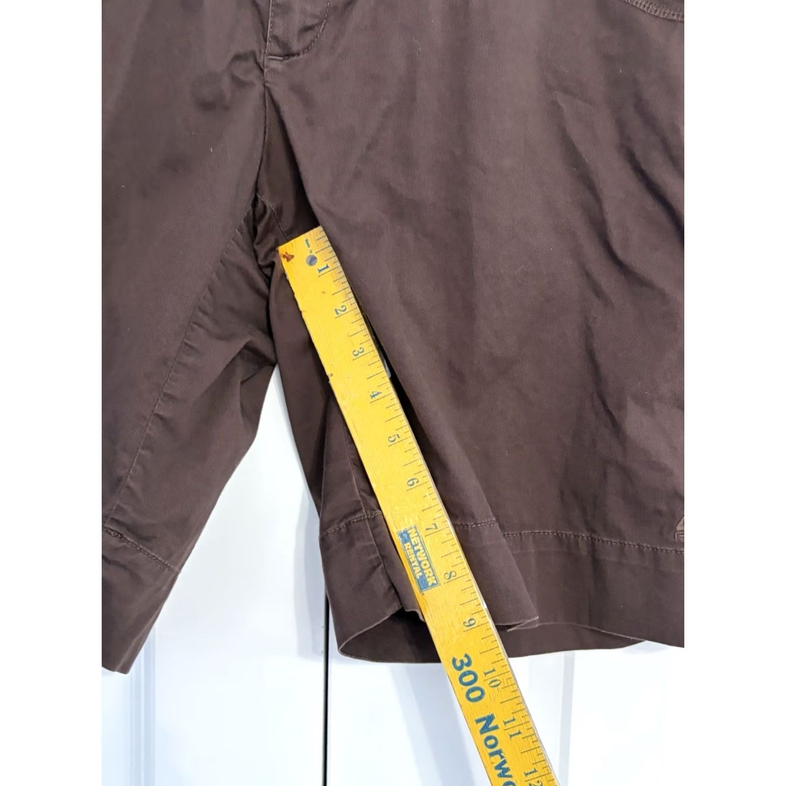 Nike ACG VINTAGE Nike ACG Shorts Womens Size 10 Brown Athletic Hiking Casual Outdoor Retro Pockets Mens Womens Girls Boys Size 32" / US 10 / IT 46 - 4 Thumbnail