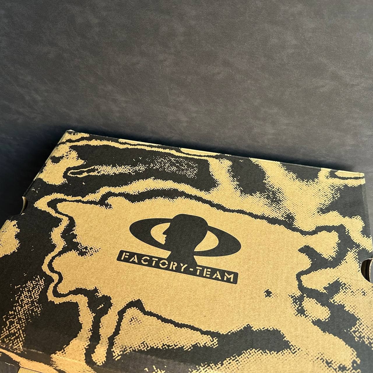 Brain Dead × Oakley Oakley x Brain Dead Python Flesh Rare New Size US 8.5 / EU 41-42 - 7 Thumbnail