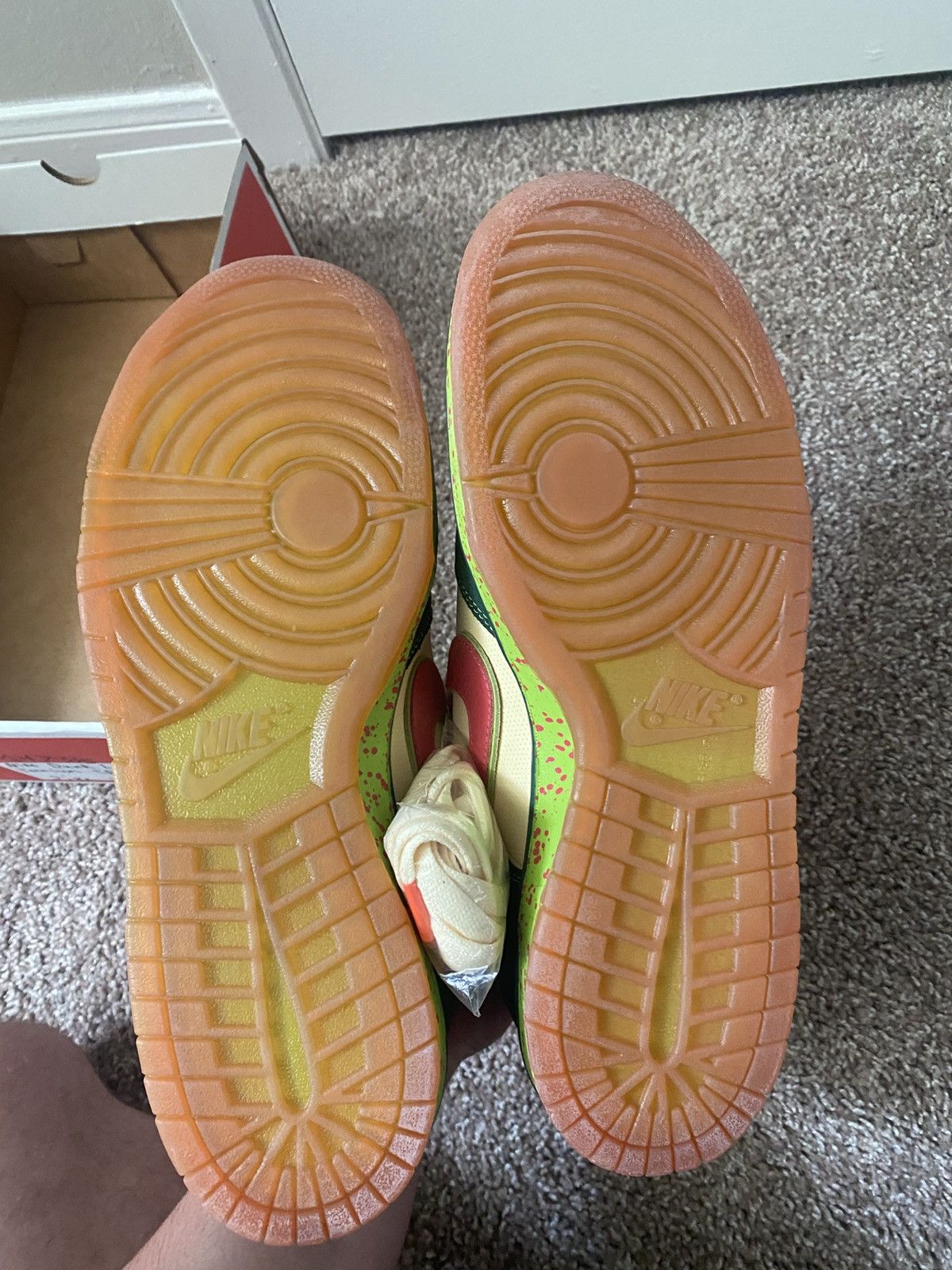 Nike Nike sb dunk low mosquito Size US 13 / EU 46 - 9 Thumbnail