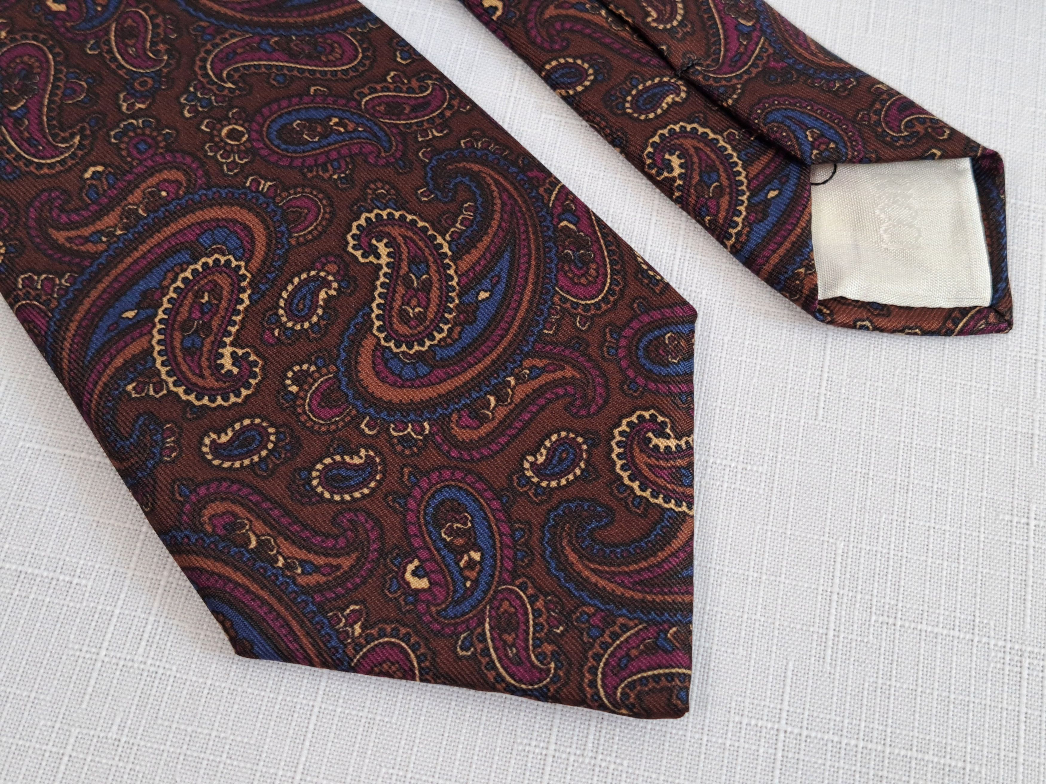 Designer NINA RICCI paisley pattern silk tie. Made in France Size ONE SIZE - 6 Thumbnail
