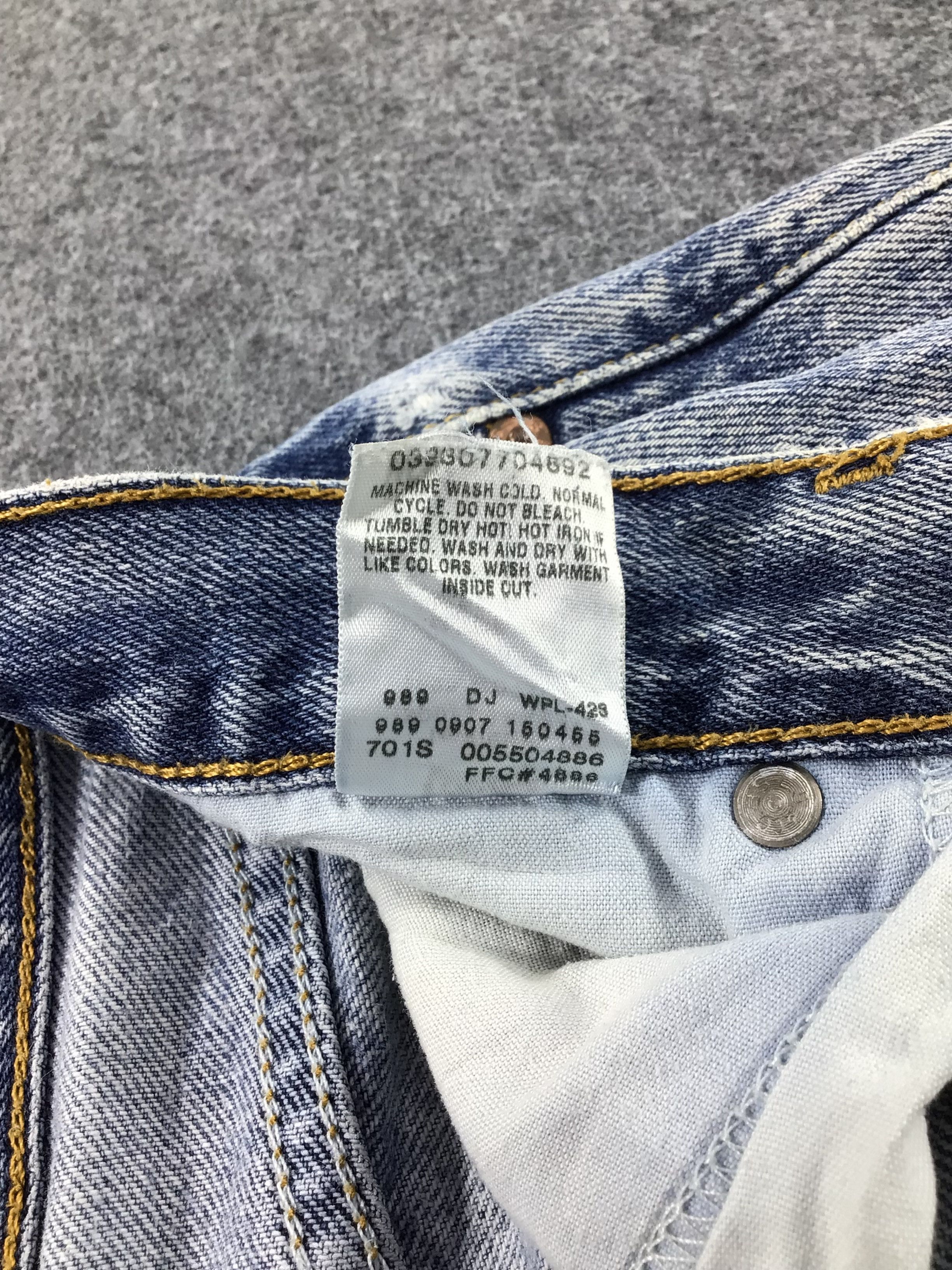 Levi's Vintage Light Wash Levis Jeans Lot 550-J863 Size US 35 - 11 Thumbnail
