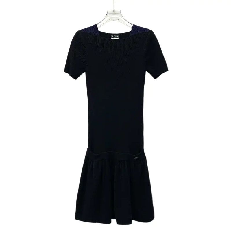 Chanel Chanel Black Wool Dress for Women 0089 Size XS / US 0-2 / IT 36-38 - 1 Thumbnail