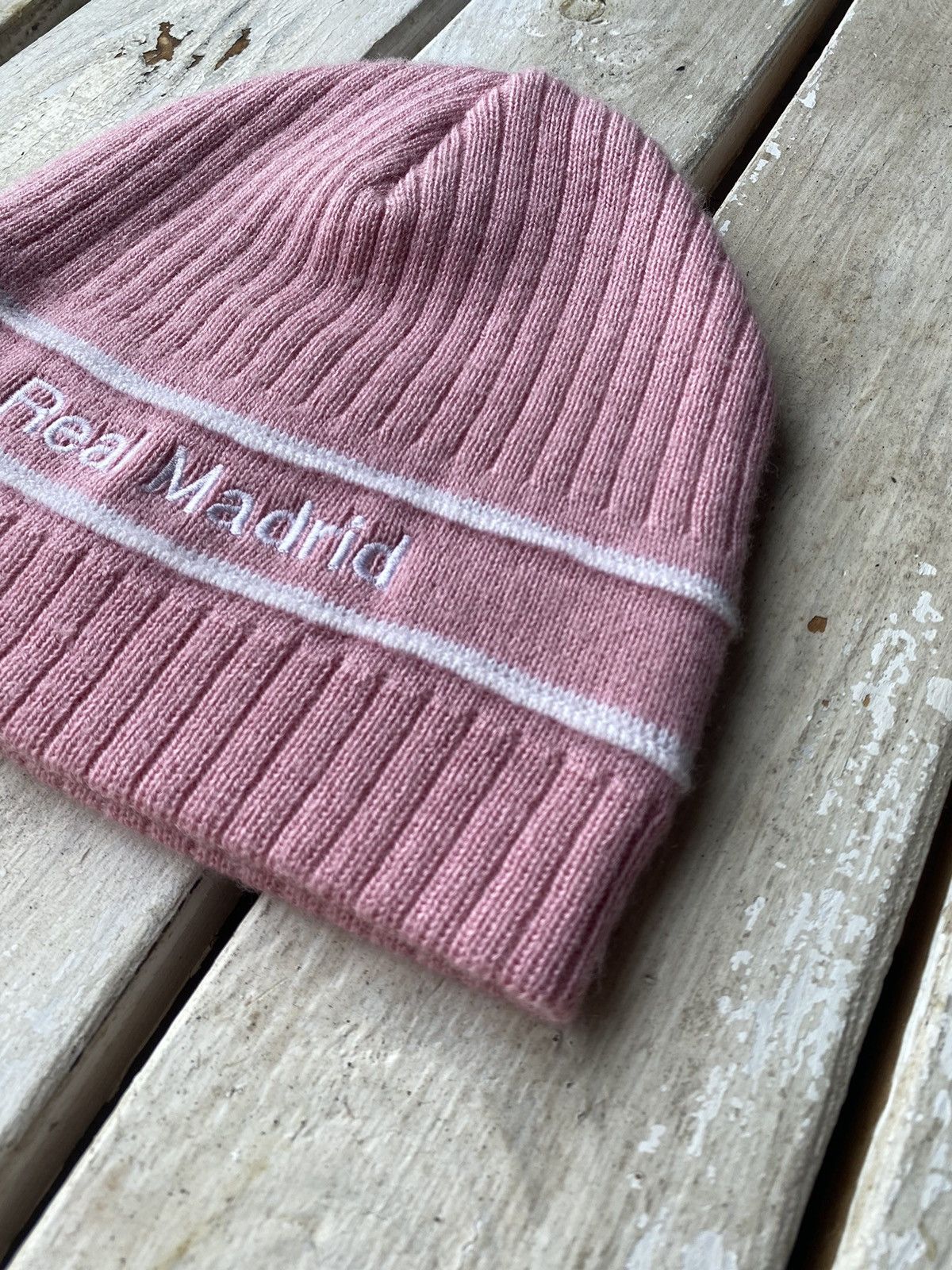 Vintage Real Madrid pink soccer japan style beanie hat Size ONE SIZE - 6 Thumbnail