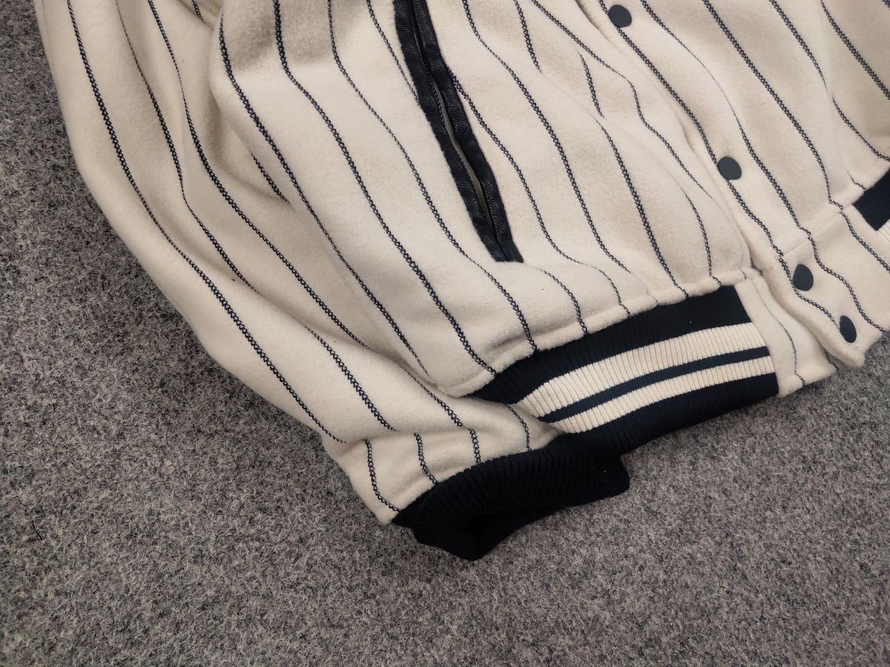 Other Vintage Chicago USA Champions Logo Patch Beige Bomber Jacket Size US S / EU 44-46 / 1 - 6 Thumbnail