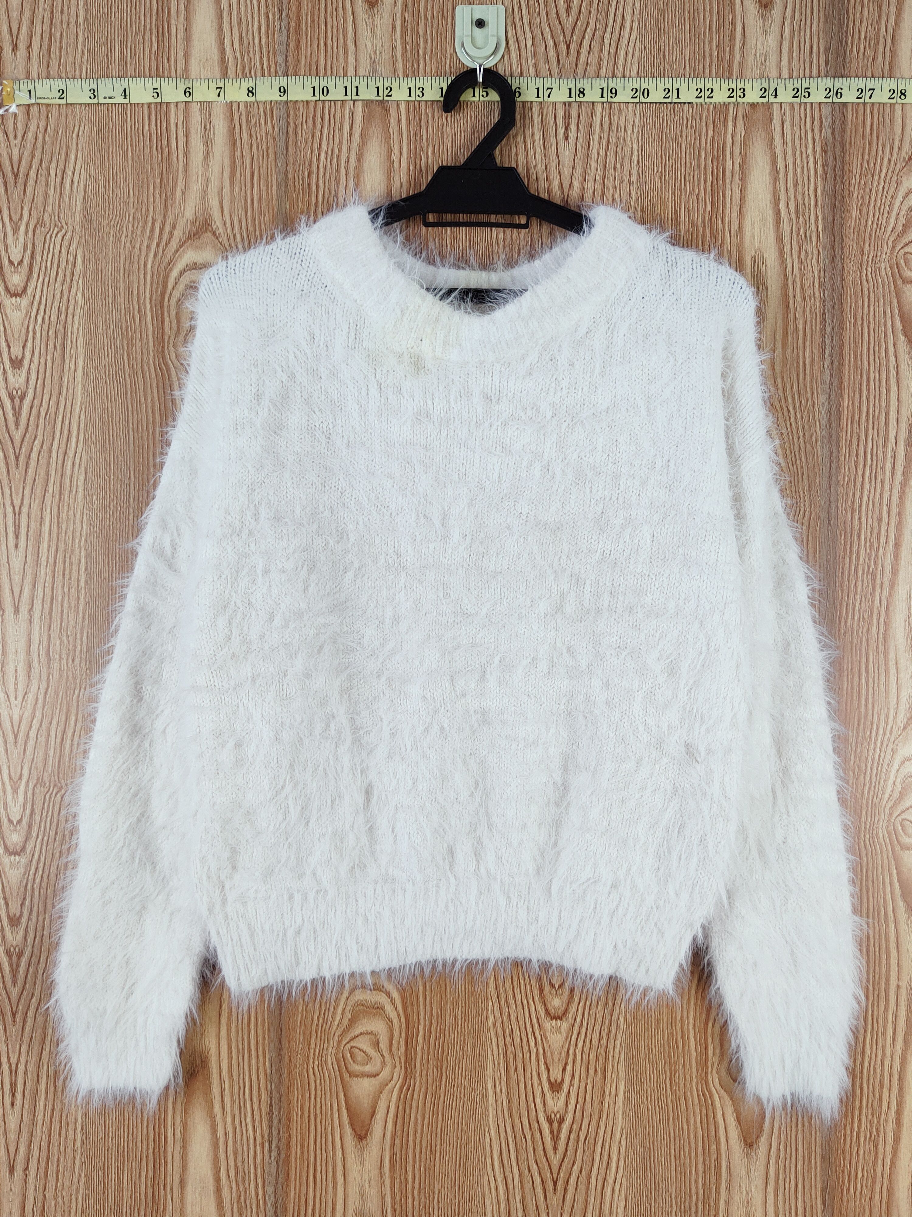 Japanese Brand × LOWRYS FARM × Vintage Vintage Lowrys Farm White Fur Mohair Knitwear Size M / US 6-8 / IT 42-44 - 1 Thumbnail
