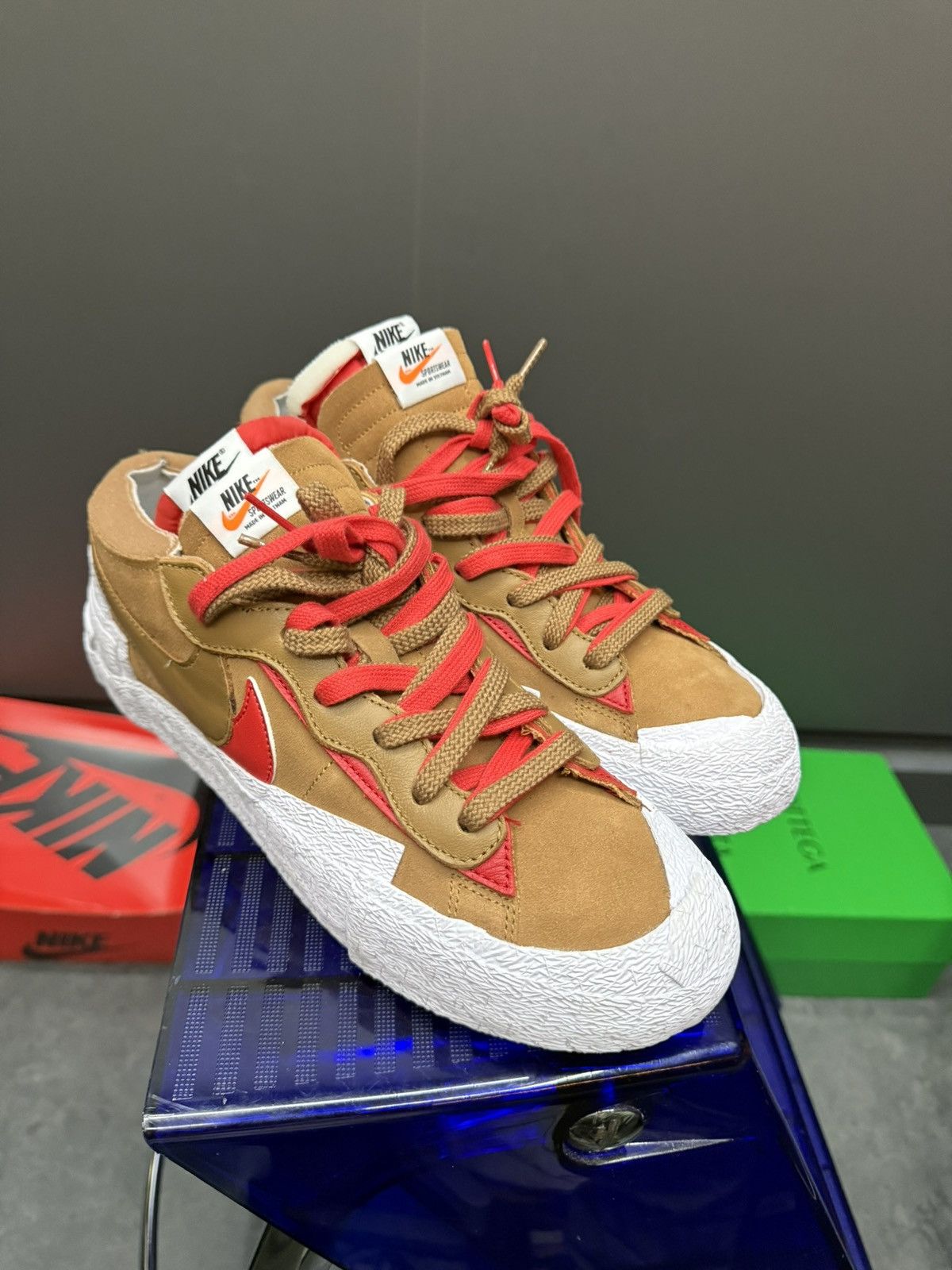Nike × Sacai Nike X Sacai Blazer Low British Tan 9.5 DD1877-200 Size US 9.5 / EU 42-43 - 2 Thumbnail