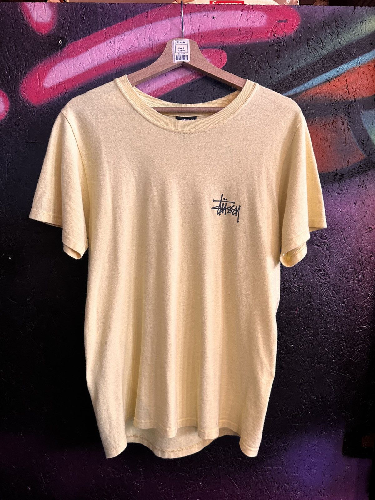 Stussy Basic Stussy Back Logo T yellow Size US S / EU 44-46 / 1 - 1 Thumbnail