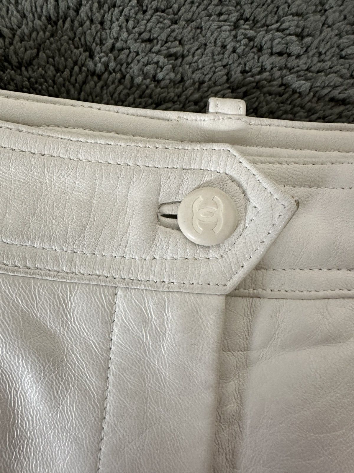 Chanel Archive Chanel Spring 1996 96p Leather Shorts Size 26" / US 2 / IT 38 - 4 Thumbnail