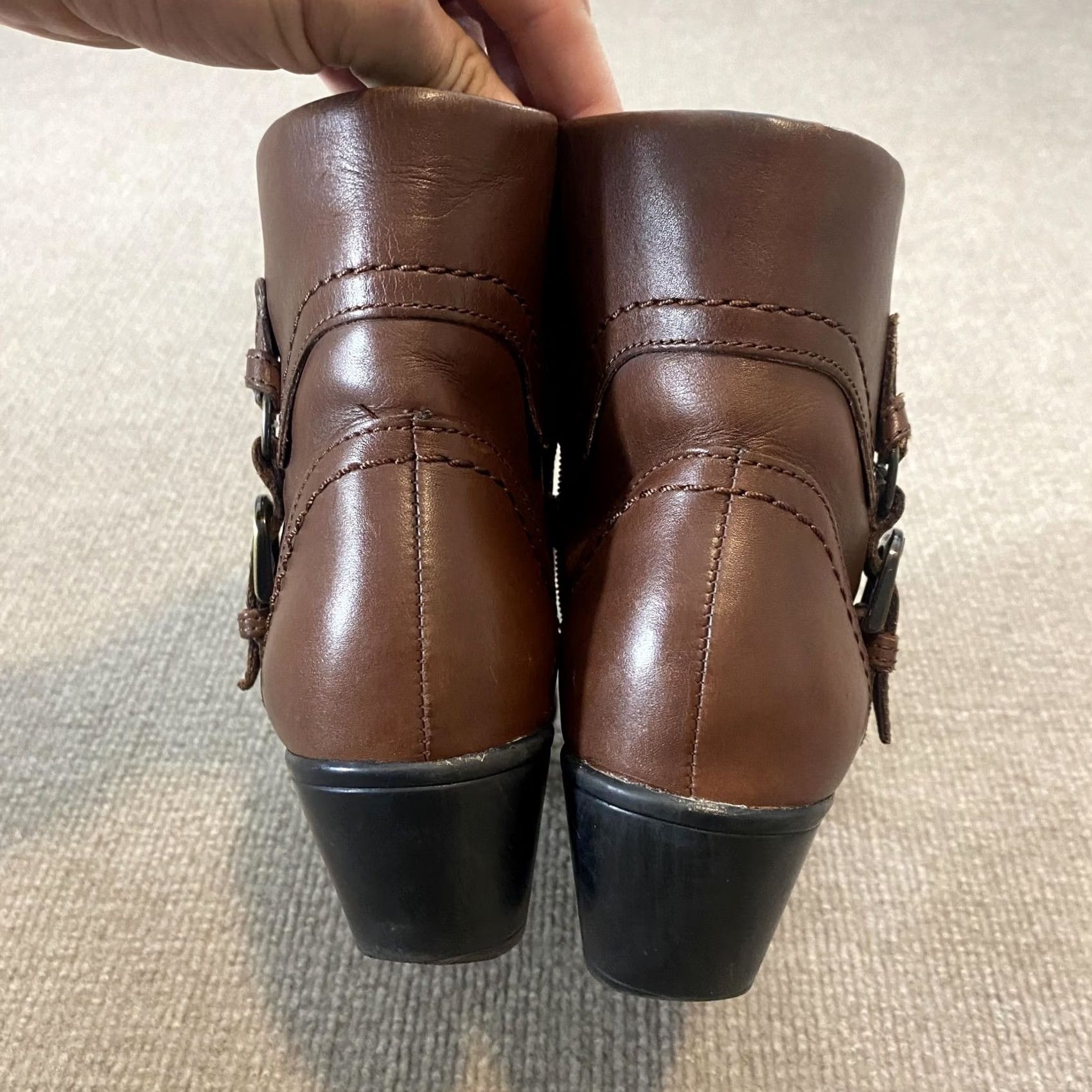 Clarks Clarks Bendables Booties Womens 7 Brown Leather Ankle Zip Buckle Low Heel Casual Workwear Bootie Women Brown Leather Ankle Boot Clarks Bendables Size US 7 / IT 37 - 6 Thumbnail