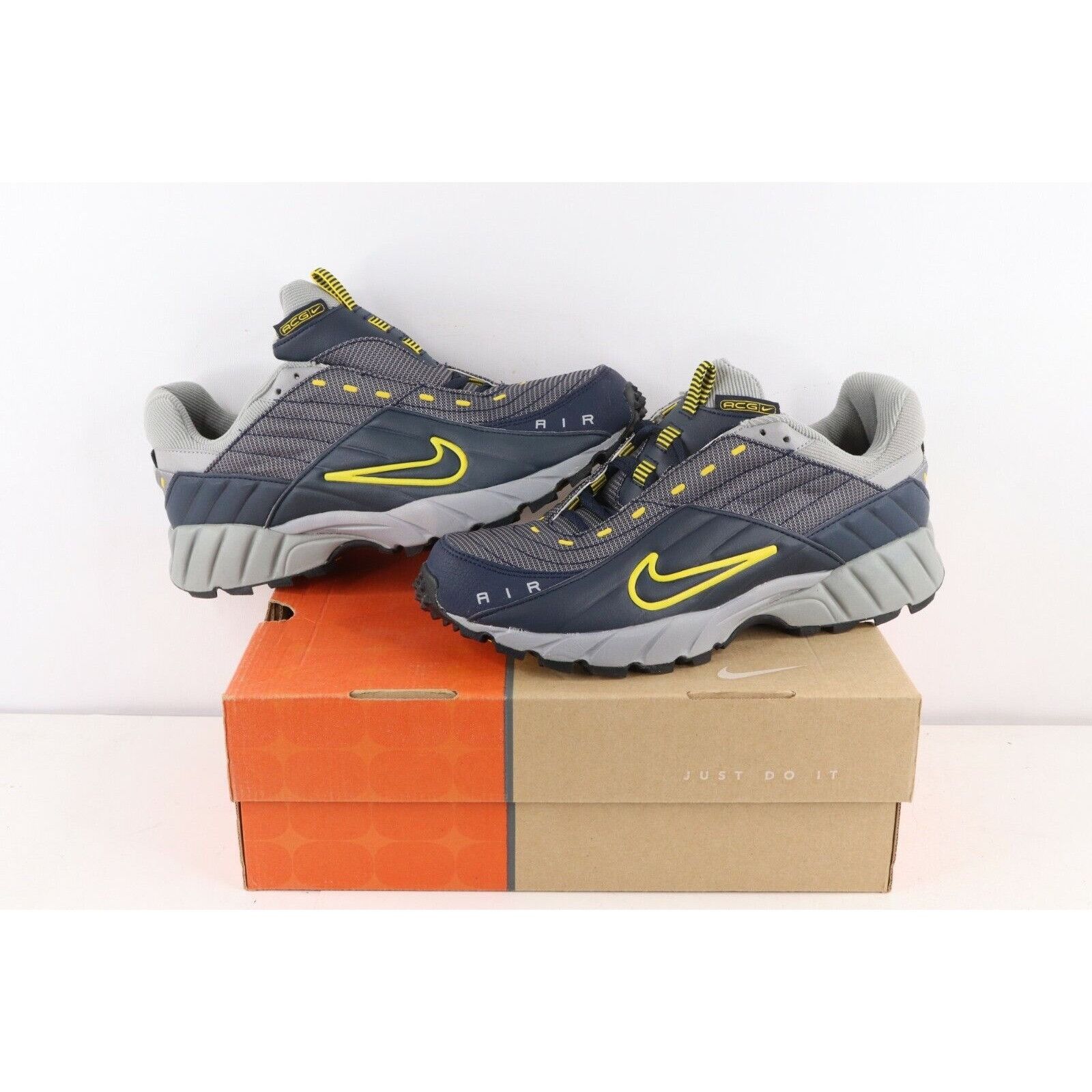 NOS Vintage Nike ACG Air Terra Trail Hiking Running Shoes