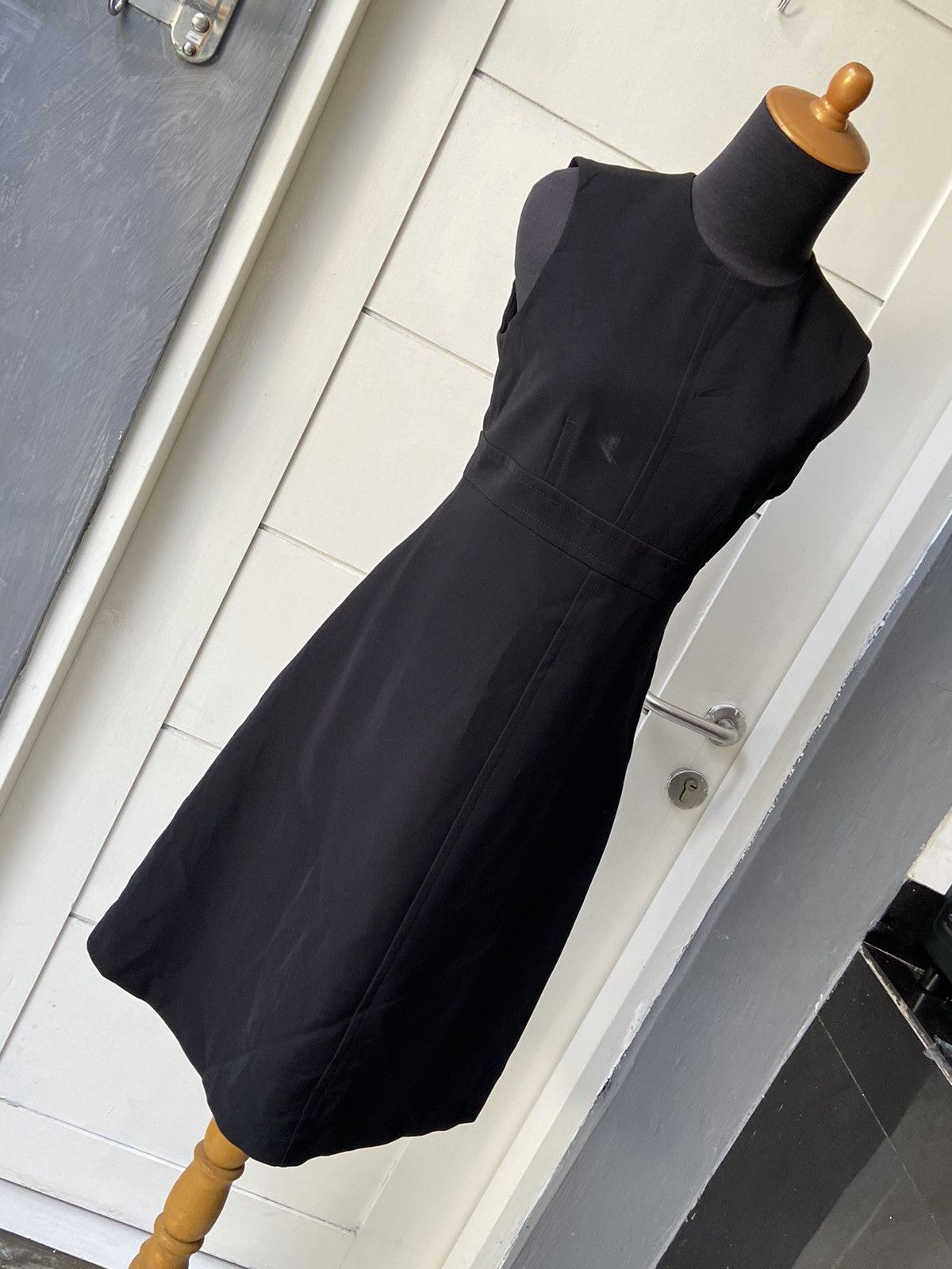 Louis Vuitton LOUIS VUITTON Black Midi Dress Size XS / US 0-2 / IT 36-38 - 8 Thumbnail