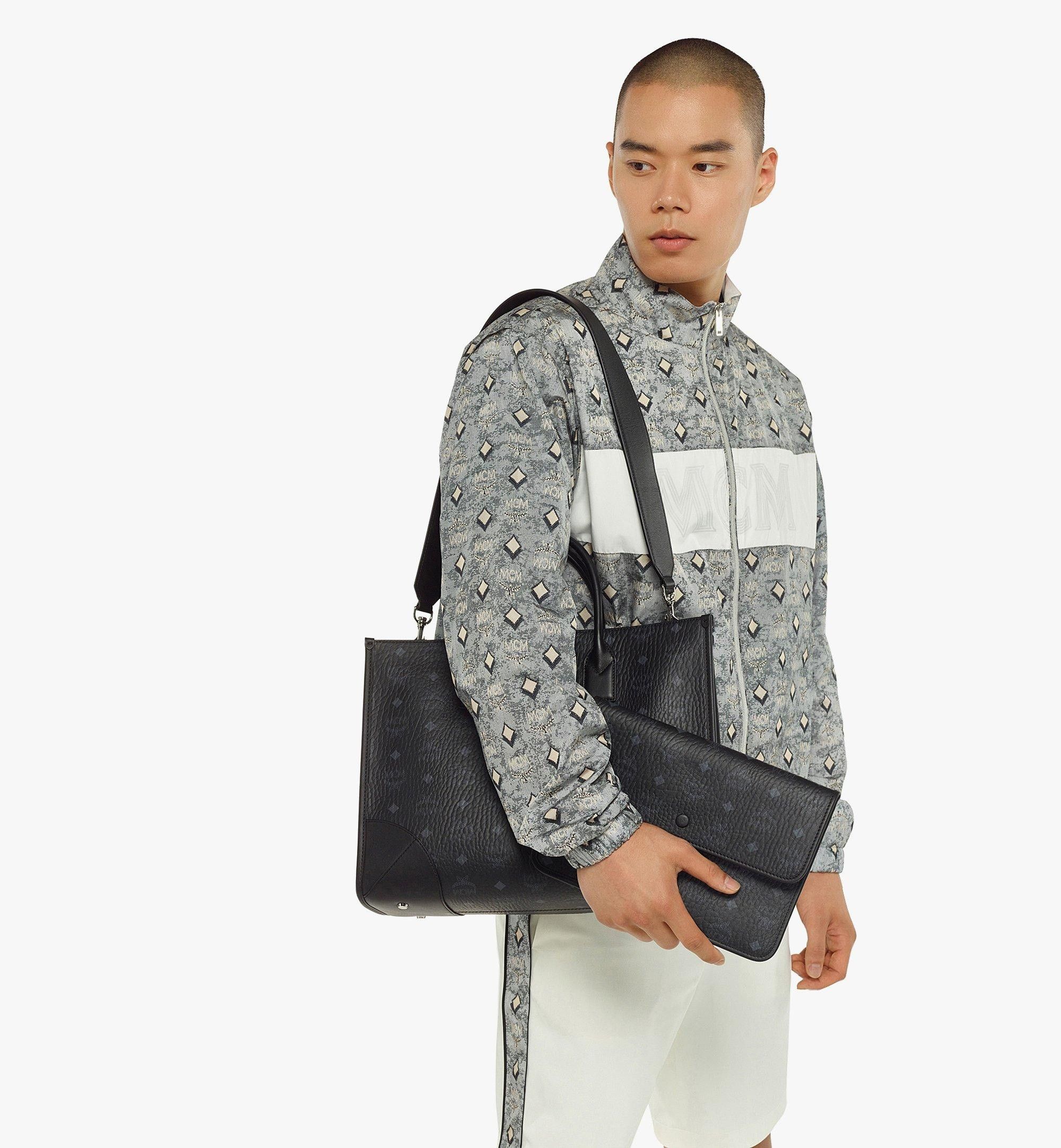 MCM o1mt1gz0925 Size: OS / Large München Tote Bag in Black Size ONE SIZE - 2 Thumbnail