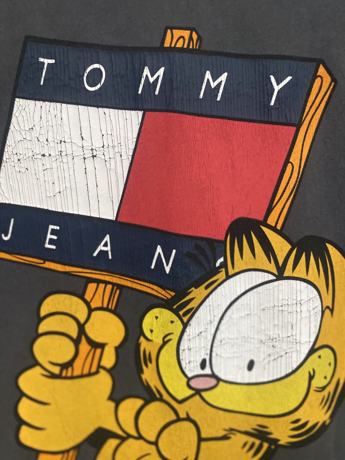 Tommy Hilfiger rare vintage tommy hilfiger X garfield tee colour charcoal Size US L / EU 52-54 / 3 - 9 Thumbnail