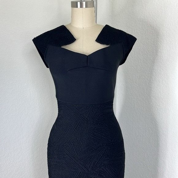 Roland Mouret Roland Mouret Myrtha Folded Sheath Dress V Neck Bandage Cap Size S / US 4 / IT 40 - 3 Thumbnail