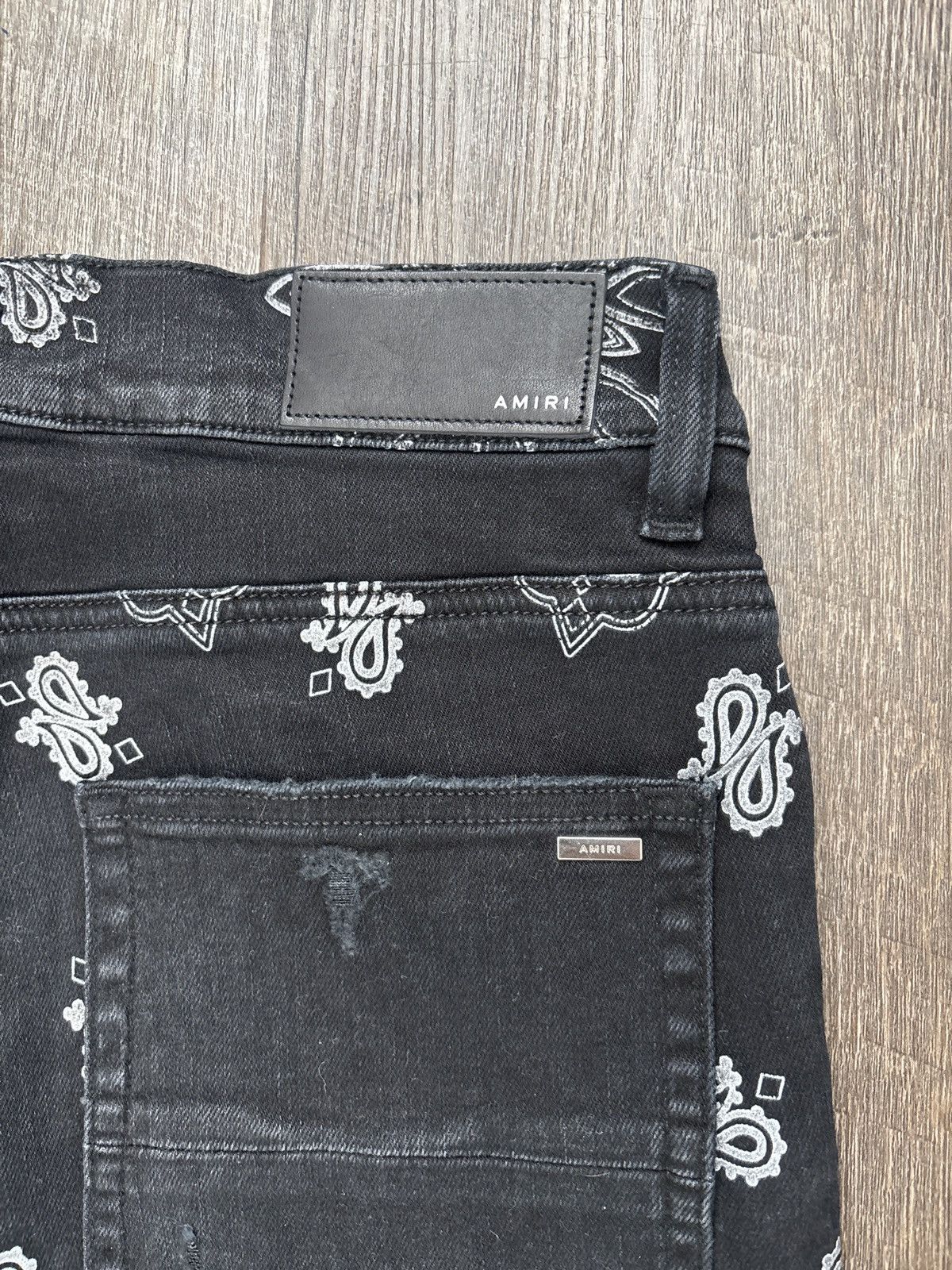 Amiri Flocked Bandana Jean Size US 34 / EU 50 - 7 Thumbnail