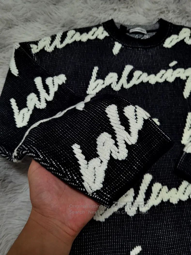 Balenciaga Balenciaga Graffiti script logo crewneck sweater Size US S / EU 44-46 / 1 - 3 Thumbnail