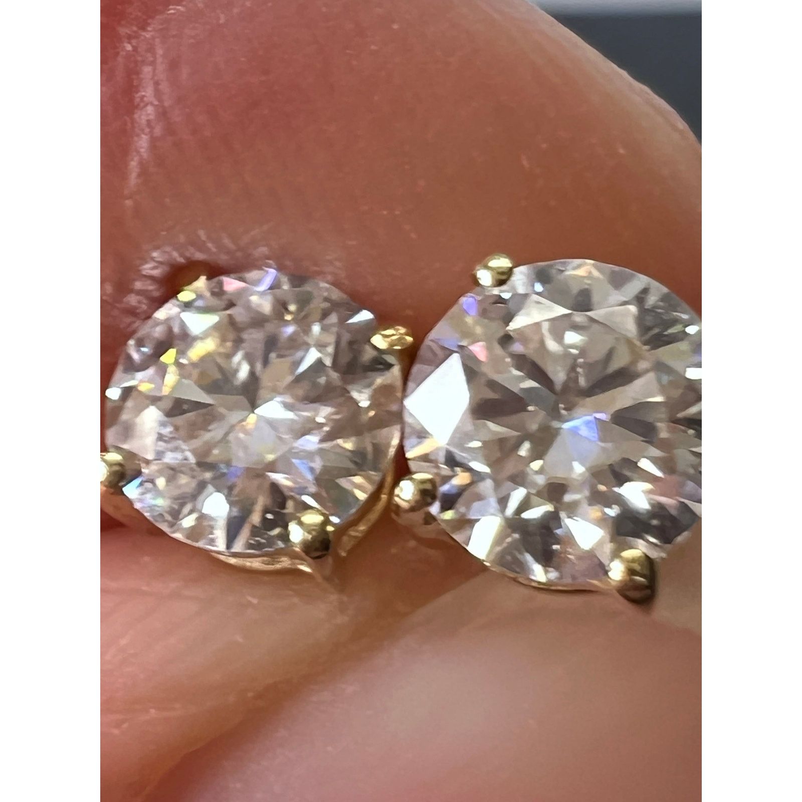 Other 10k yellow gold moissanite stud earrings Size ONE SIZE - 5 Thumbnail