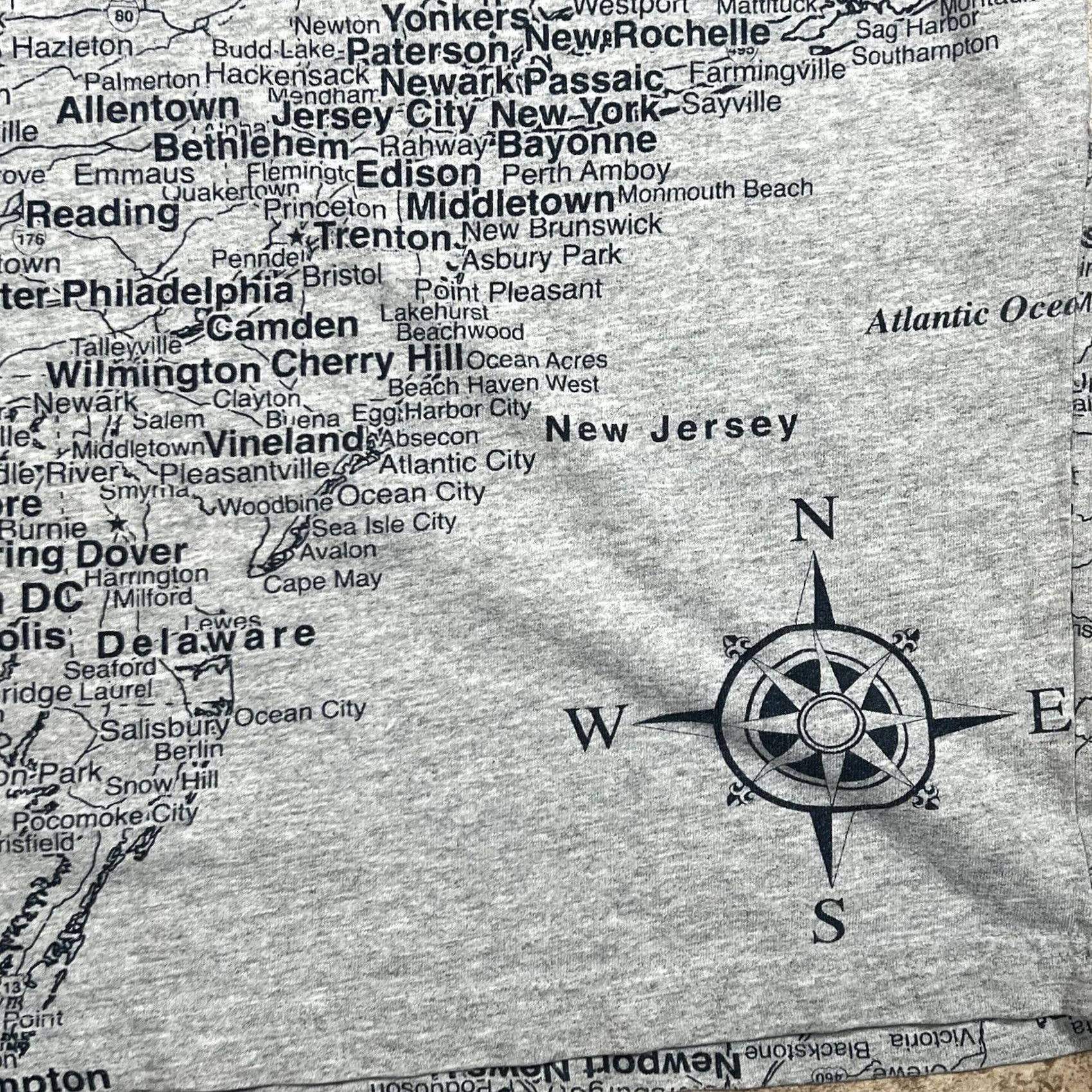 Vintage VINTAGE State Of Mine NY Map T-Shirt Men L Gray All Over Print Map Shirt Size US L / EU 52-54 / 3 - 5 Thumbnail