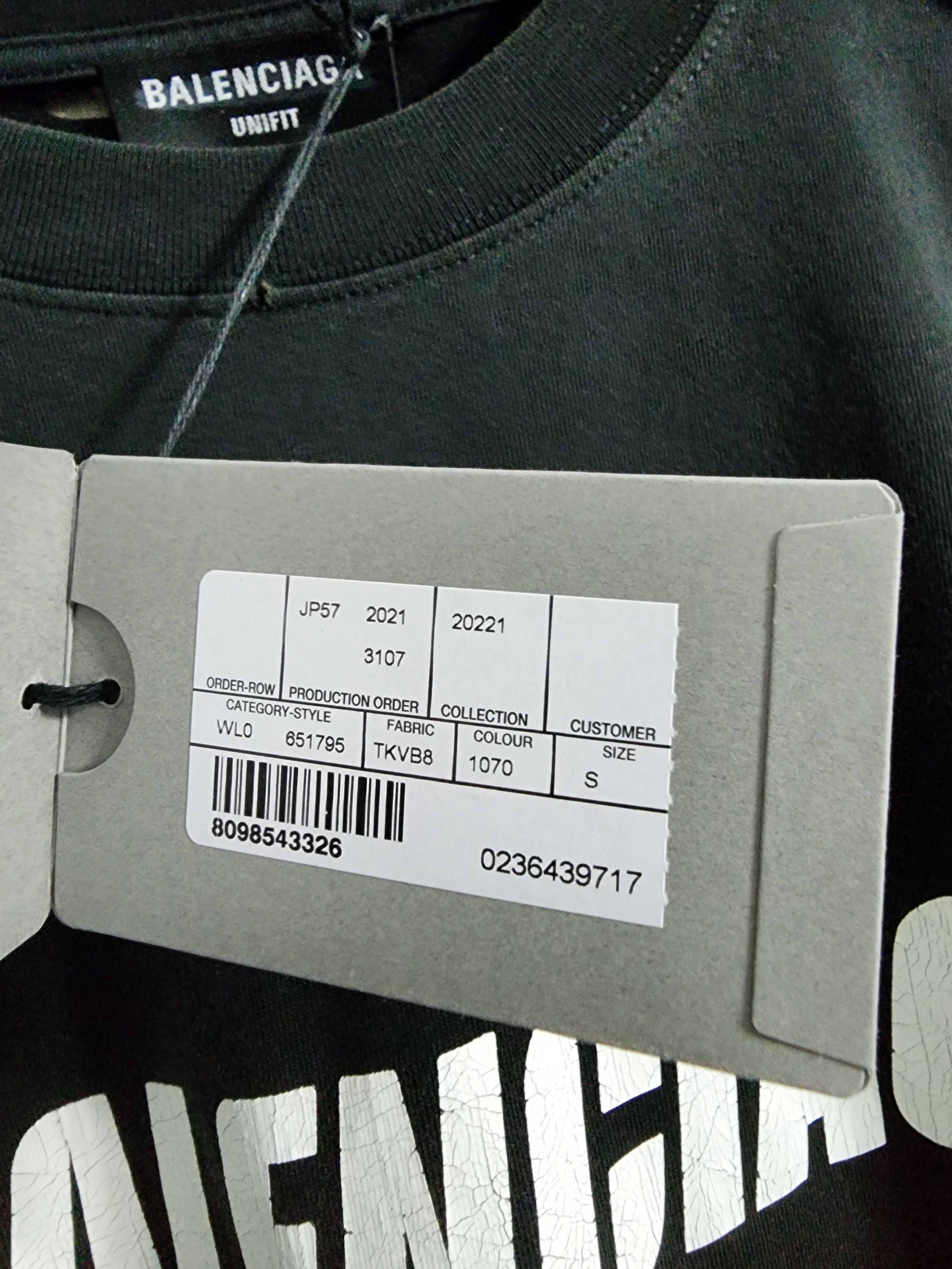 Balenciaga Caps Destroyed Flatground T-Shirt Size US S / EU 44-46 / 1 - 6 Thumbnail