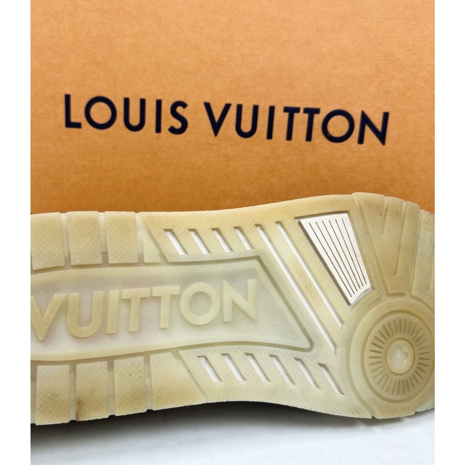 Louis Vuitton Size 8.5LV/9.5US - Louis Vuitton Brown Suede Size US 9.5 / EU 42-43 - 8 Thumbnail