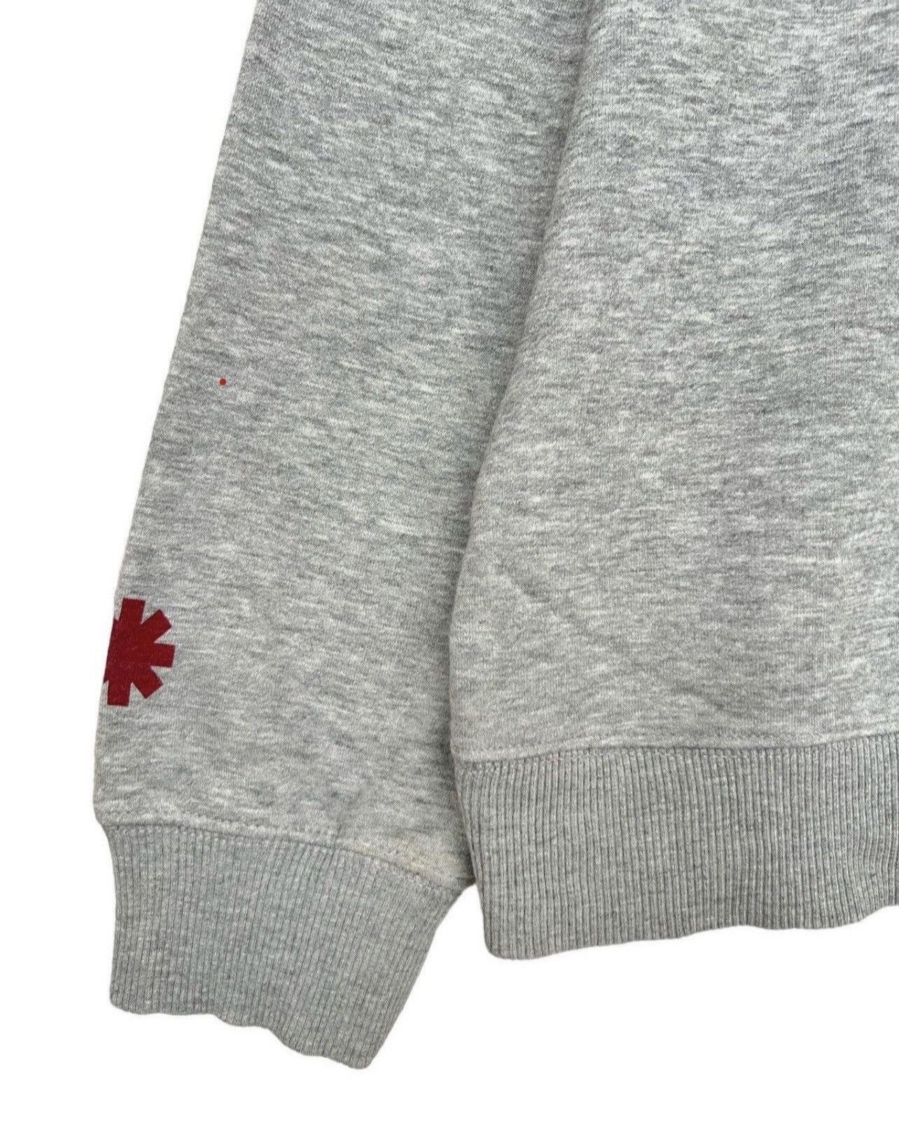 Band Tees × Japanese Brand Uniqlo Red Hot Chili Pepper Crewneck Rhcp Sweatshirt Size US M / EU 48-50 / 2 - 6 Thumbnail