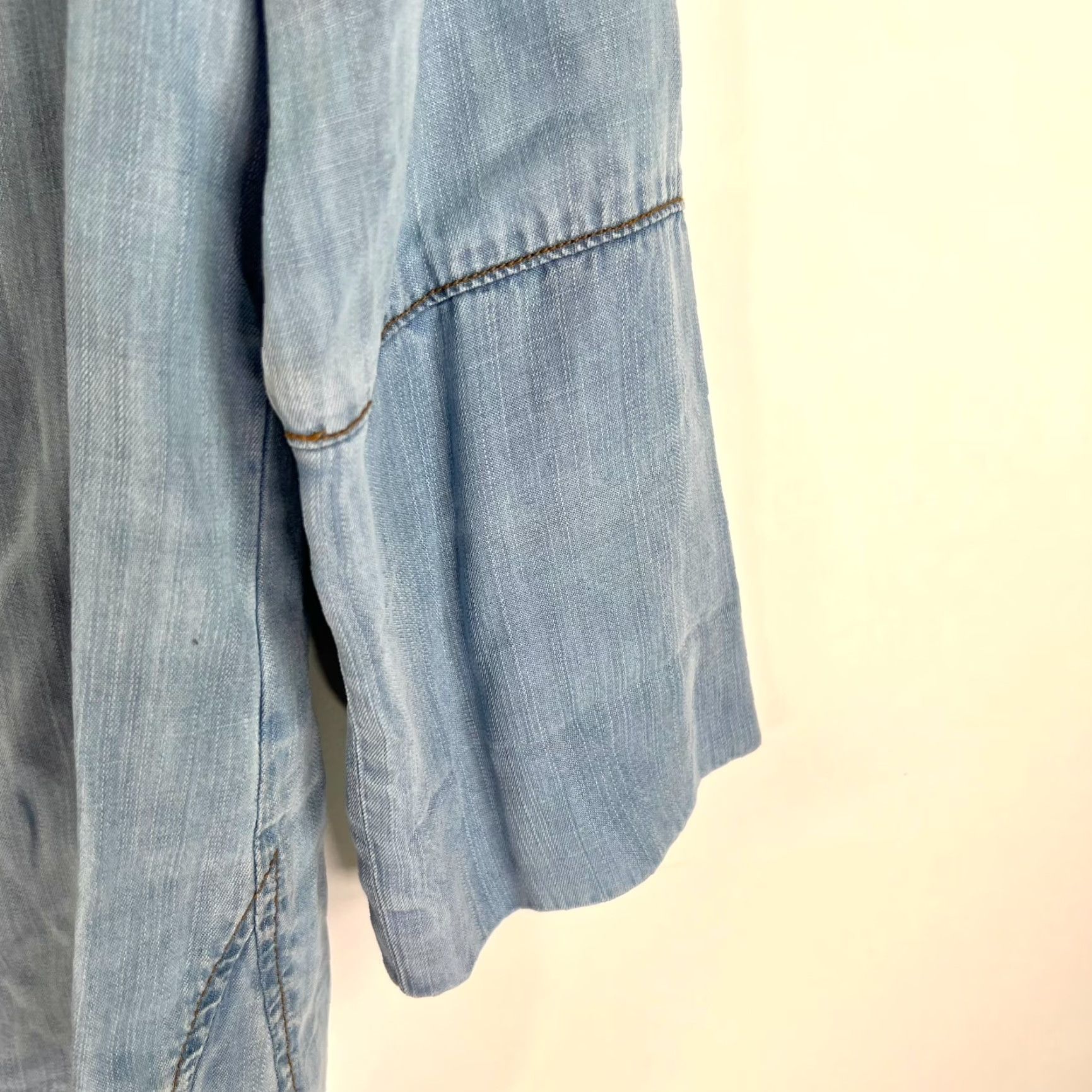 Bell Bella Dahl Denim Blouse 3/4 Sleeve Womens S Blue - Casual Workwear Shirt, Lyocell Denim, Button Front, Pockets, Classic Style Women’s Size S Size S / US 4 / IT 40 - 2 Thumbnail