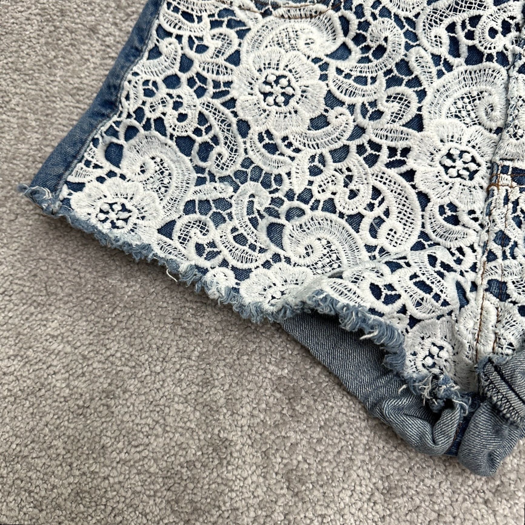 Forever 21 Forever 21 Lace Denim Shorts Womens 26 Blue High Rise Casual Beach 30x2" Size 26" / US 2 / IT 38 - 3 Thumbnail