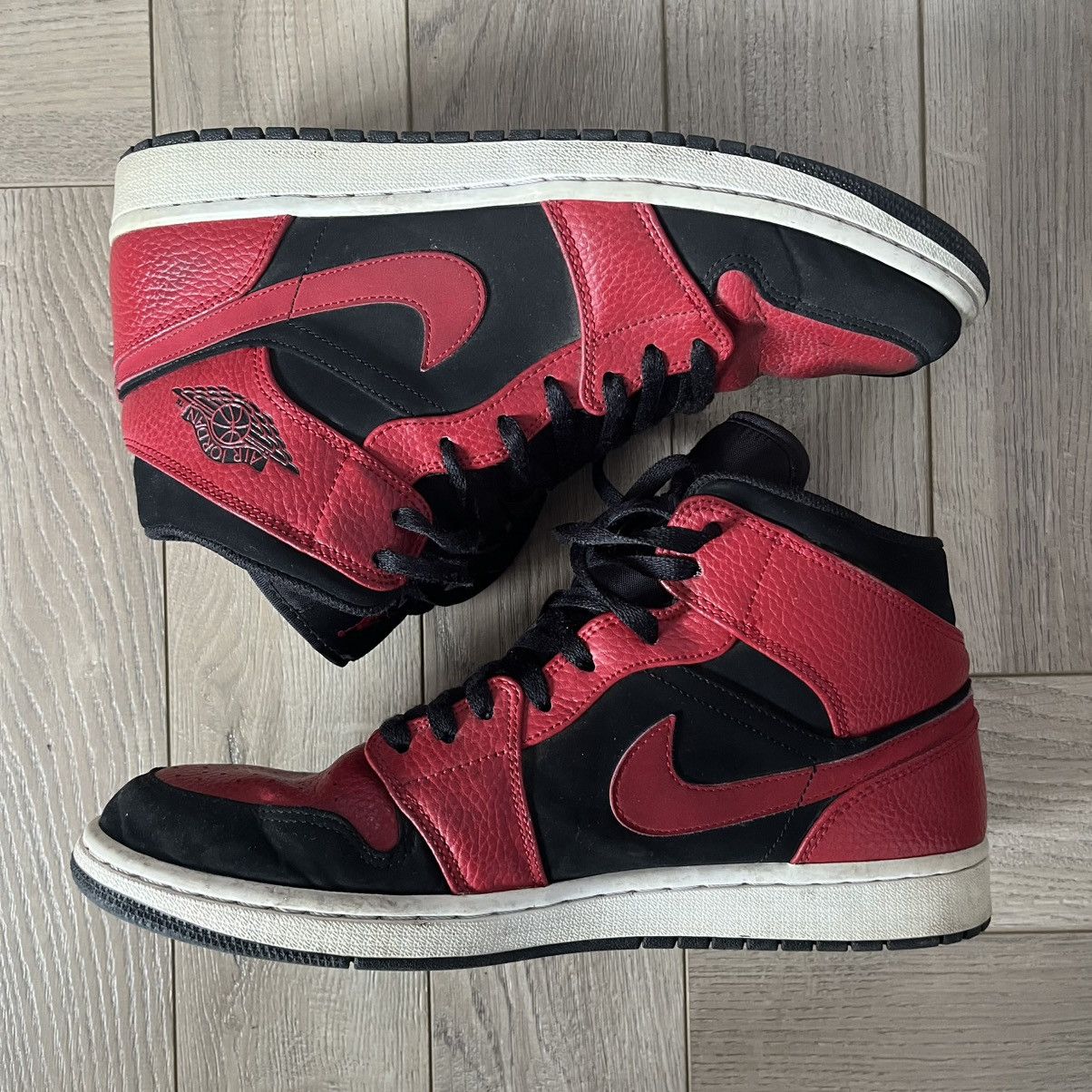 Jordan Brand Nike Air Jordan 1 Mid Reverse Bred Sneakers Size US 11 / EU 44 - 2 Thumbnail