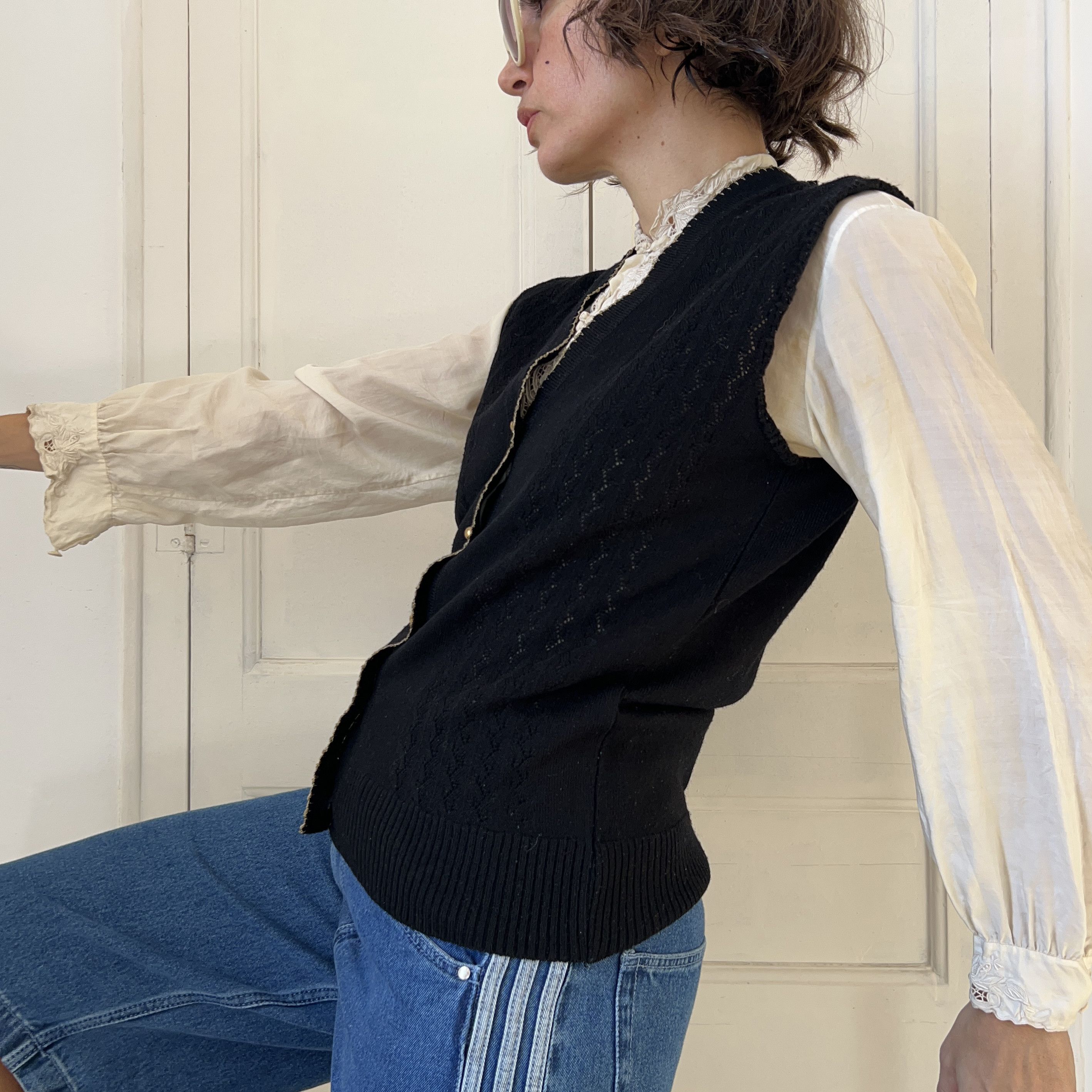 Vintage Vintage Black Knit Sweater Vest with Gold Buttons Size M / US 6-8 / IT 42-44 - 3 Thumbnail