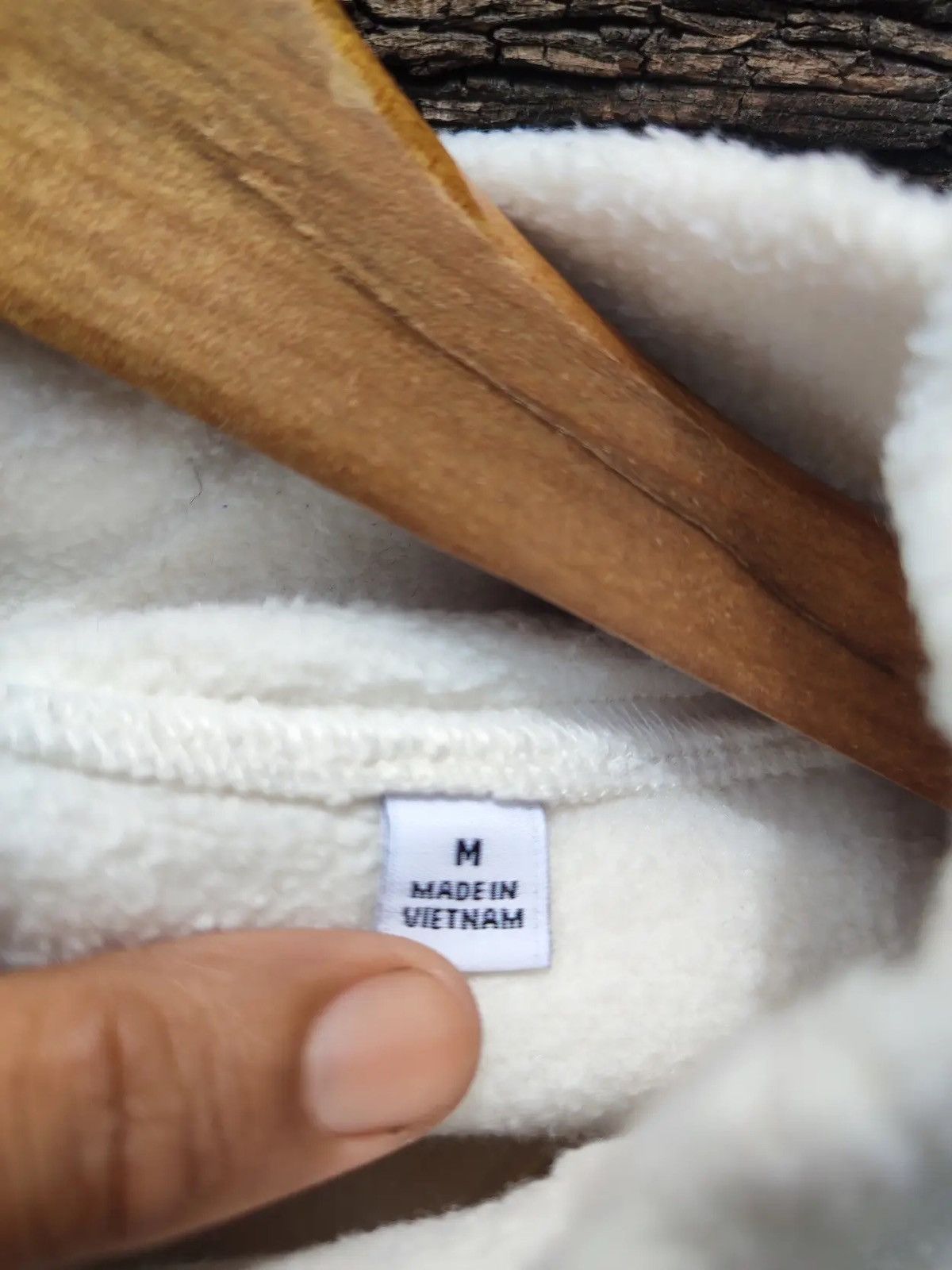 Uniqlo × White Mountaineering UNIQLO x White Mountaineering Fleece Pullover – Off-White Size US M / EU 48-50 / 2 - 9 Thumbnail