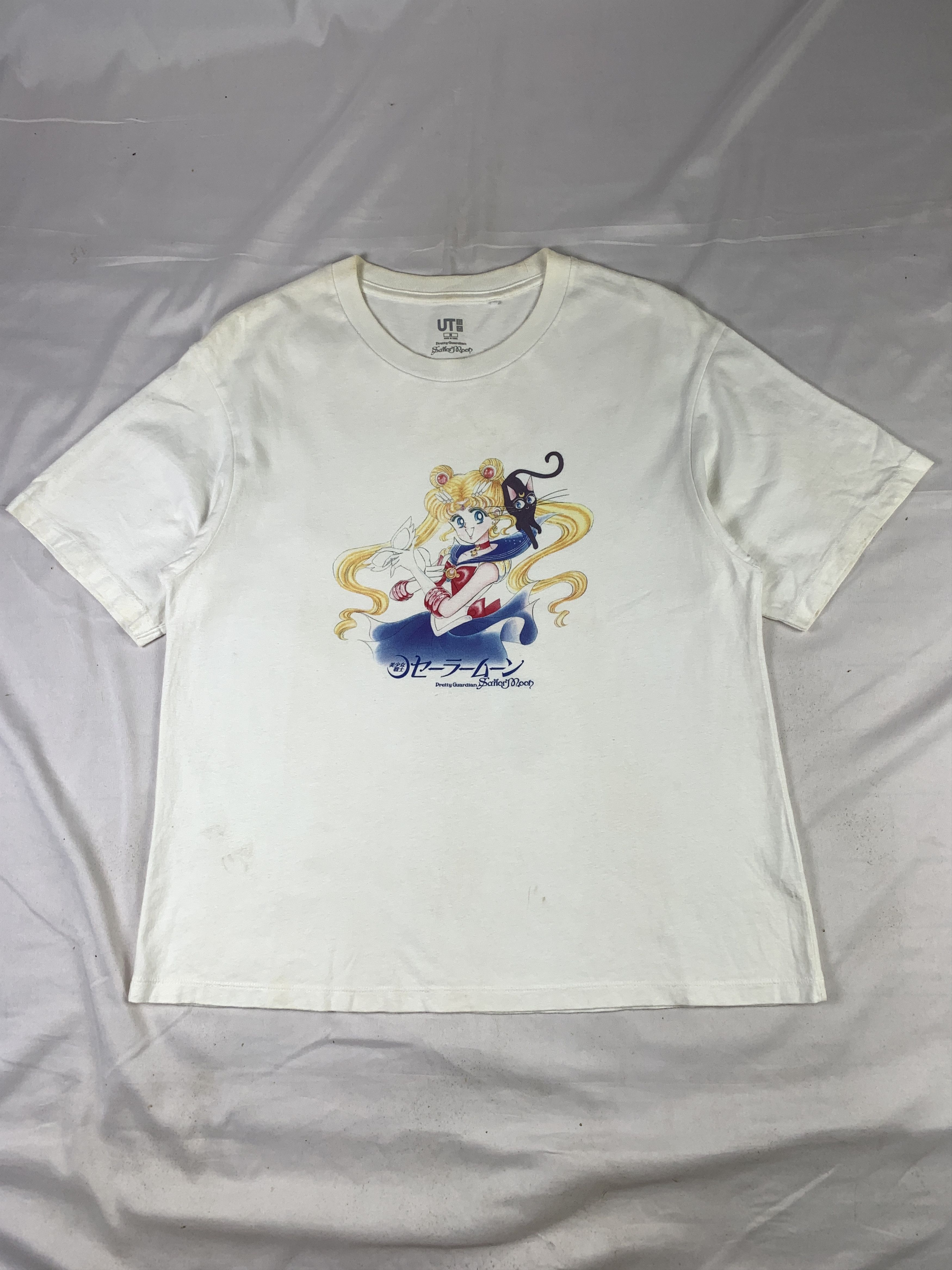 Uniqlo Uniqlo x Sailormoon White Oversize Tee (M) Size M / US 6-8 / IT 42-44 - 1 Thumbnail