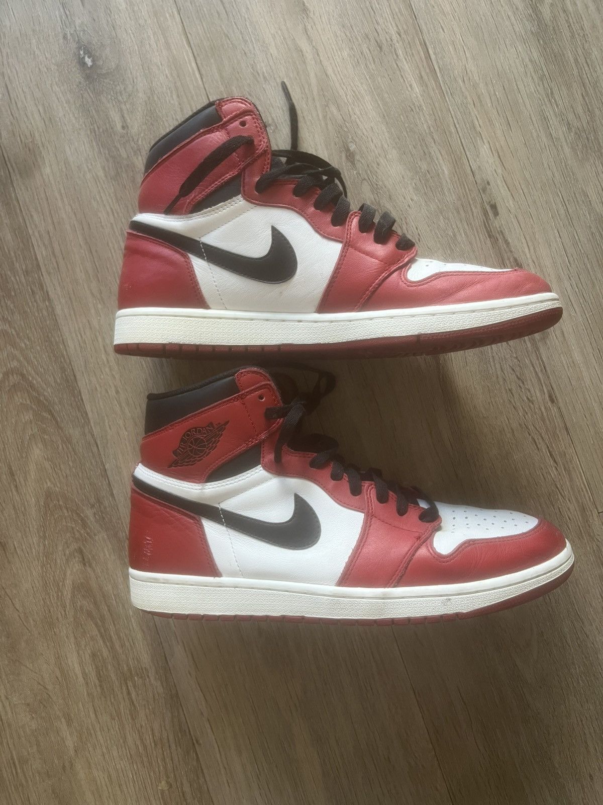 Jordan Brand × Nike Air Jordan 1 Retro High OG ‘Chicago’ 2015 Size US 11.5 / EU 44-45 - 2 Thumbnail
