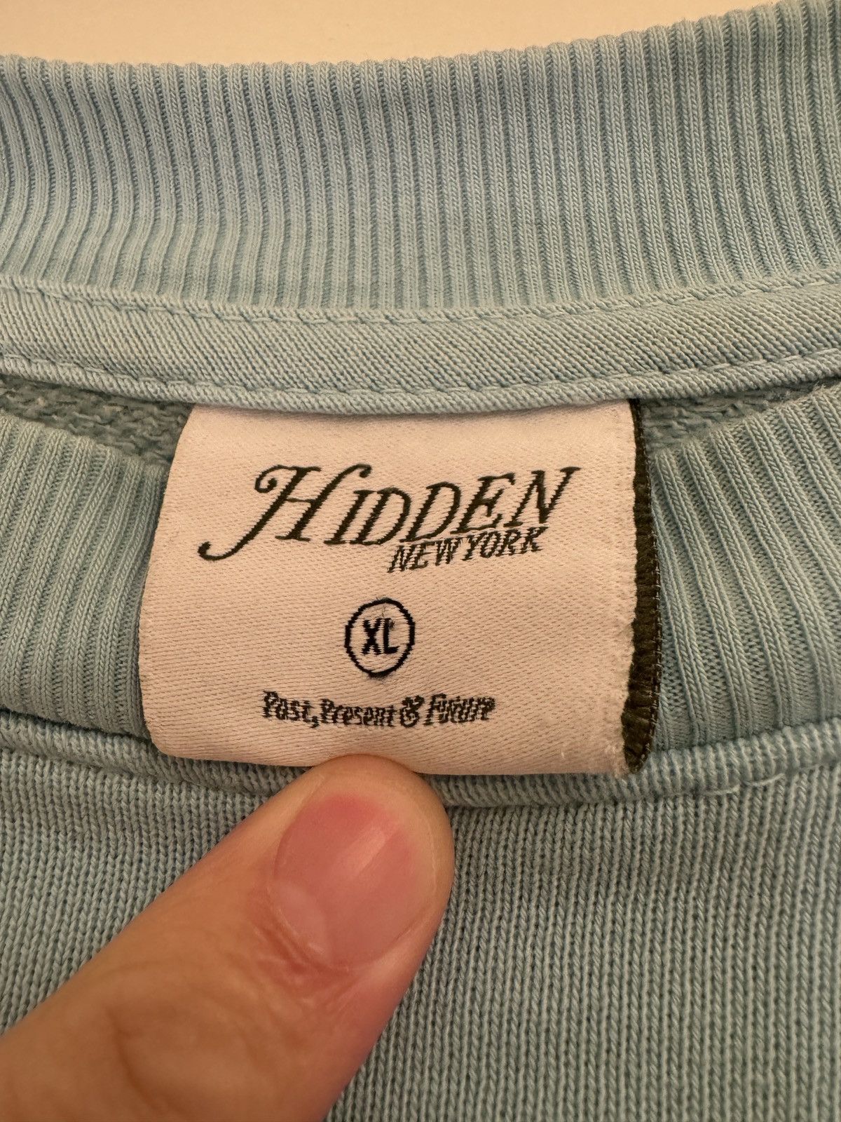 HIDDEN HIDDEN LOGO CREWNECK Size US XL / EU 56 / 4 - 5 Thumbnail