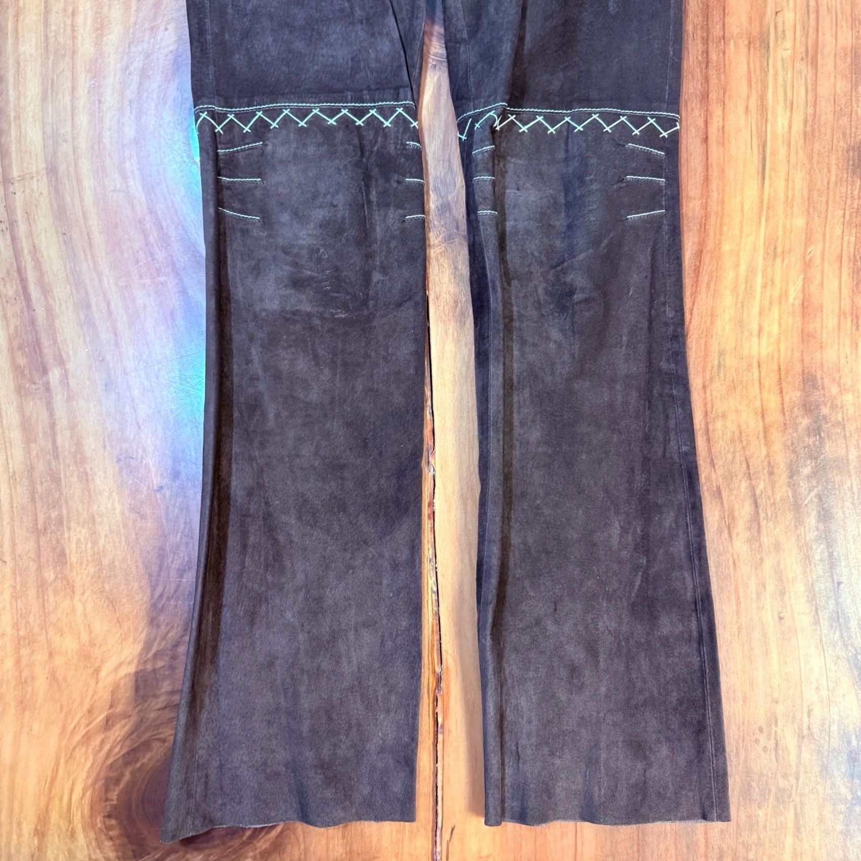 Bcbgmaxazria VINTAGE Y2K BCBGMAXAZRIA Pants 6 Suede Bootcut Western Chino Button PULL ON Inseam 32 Womens Size 24" / US 00 / IT 34 - 2 Thumbnail