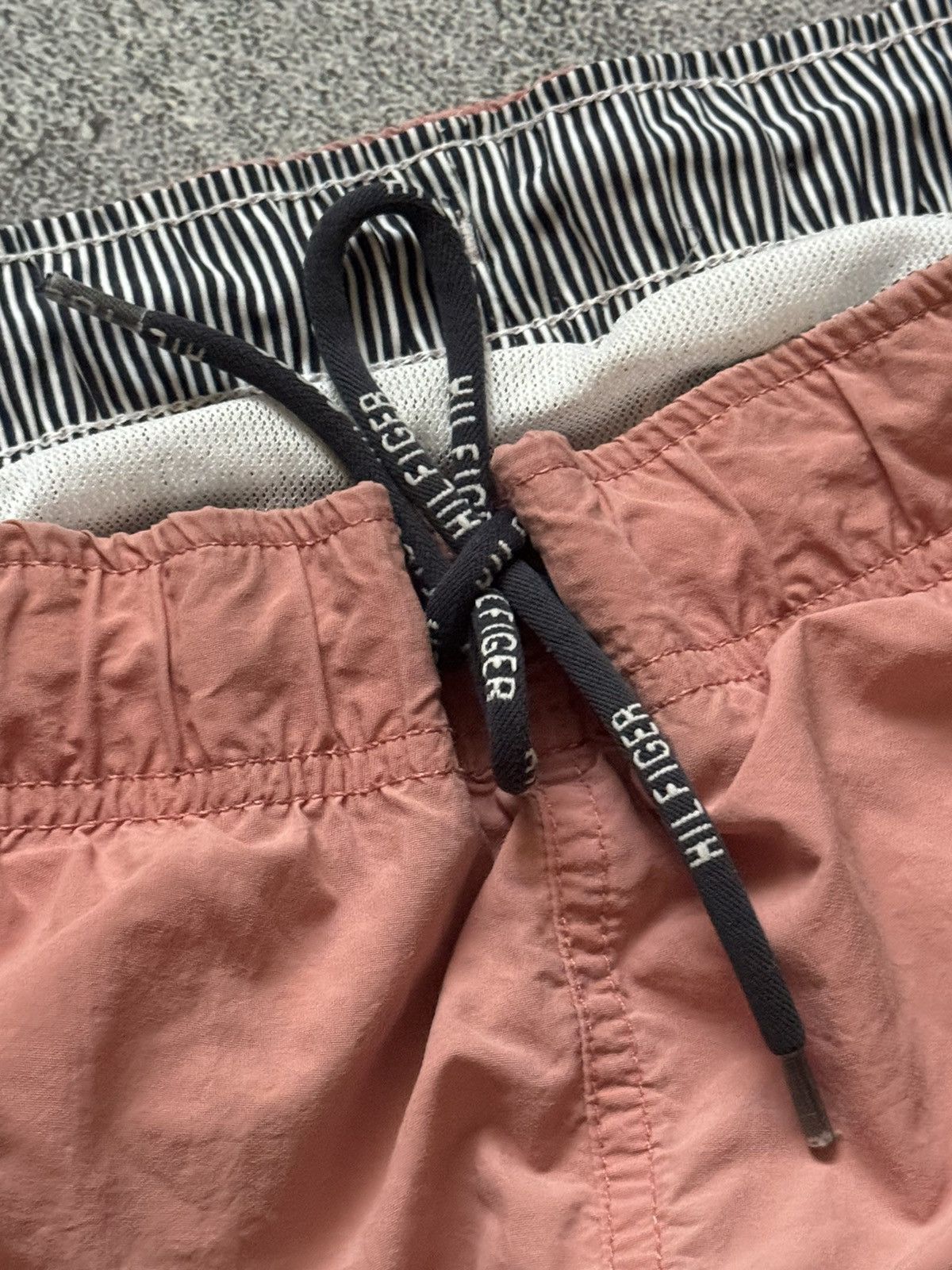 Tommy Hilfiger × Vintage Tommy Hilfiger M pink summer shorts 🩳 beach tennis golf Size US 32 / EU 48 - 7 Thumbnail