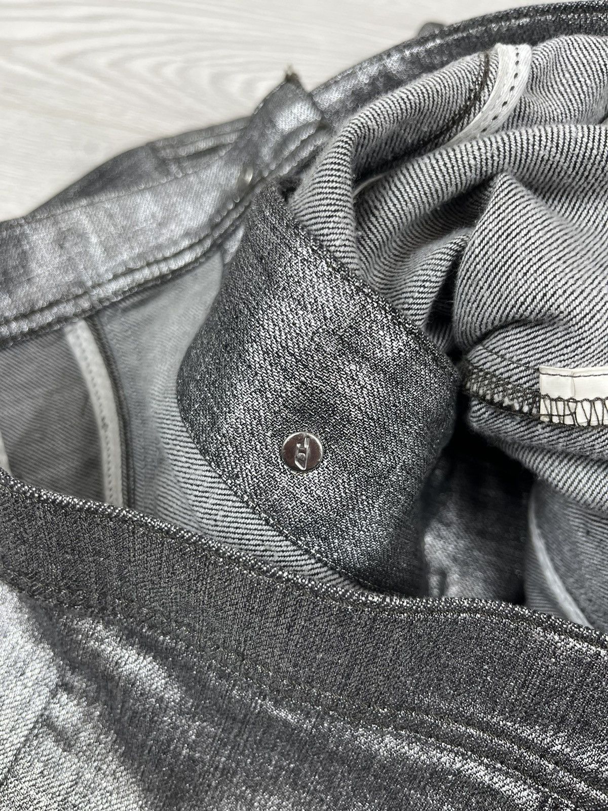 Diesel Diesel Y2K Silver Denim Waxed Trucker Jacket L Size Size L / US 10 / IT 46 - 10 Thumbnail