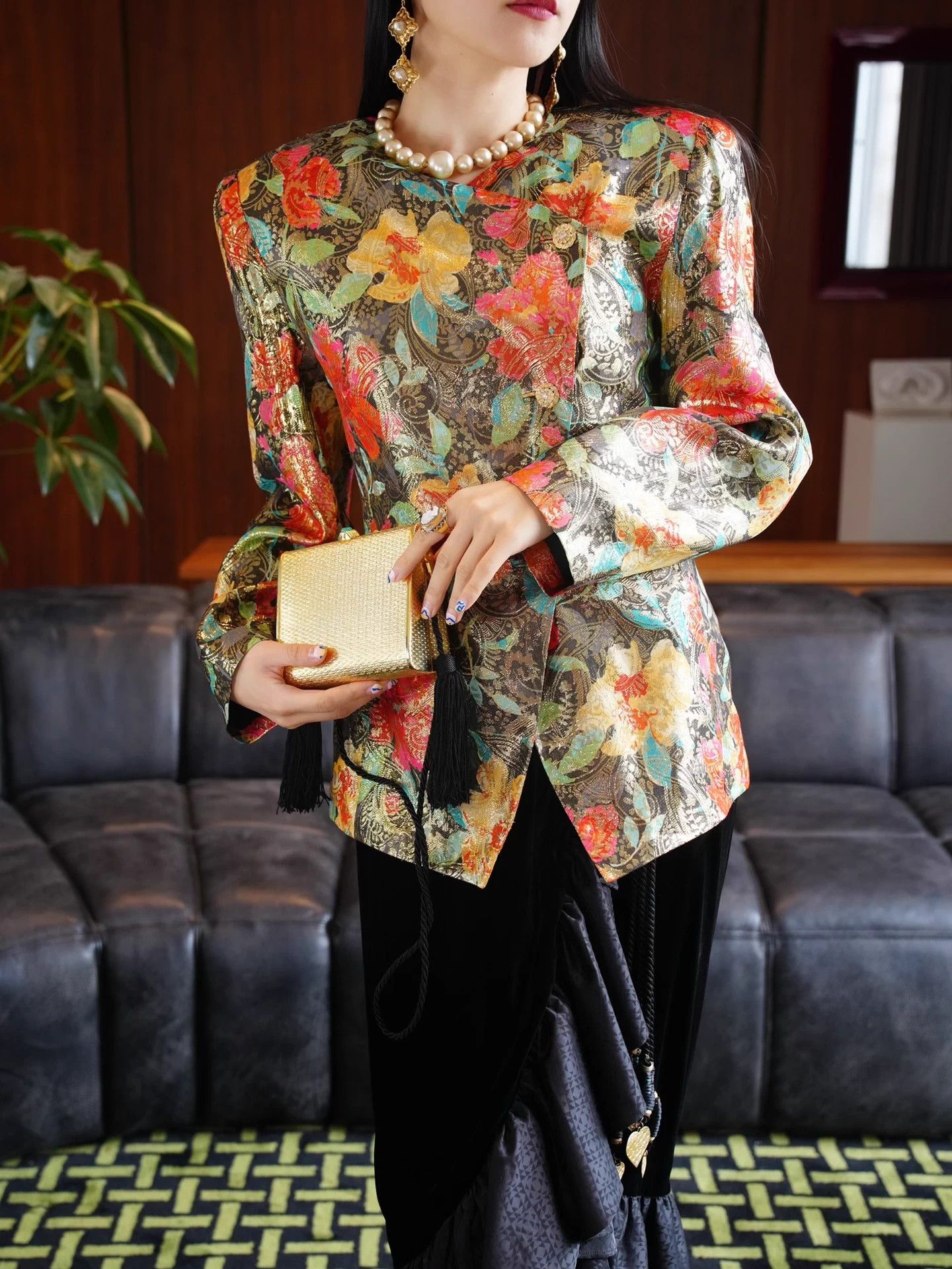 Vintage Vintage Terry John Silk Gold Thread Asymmetric Blazer L Size L / US 10 / IT 46 - 3 Thumbnail