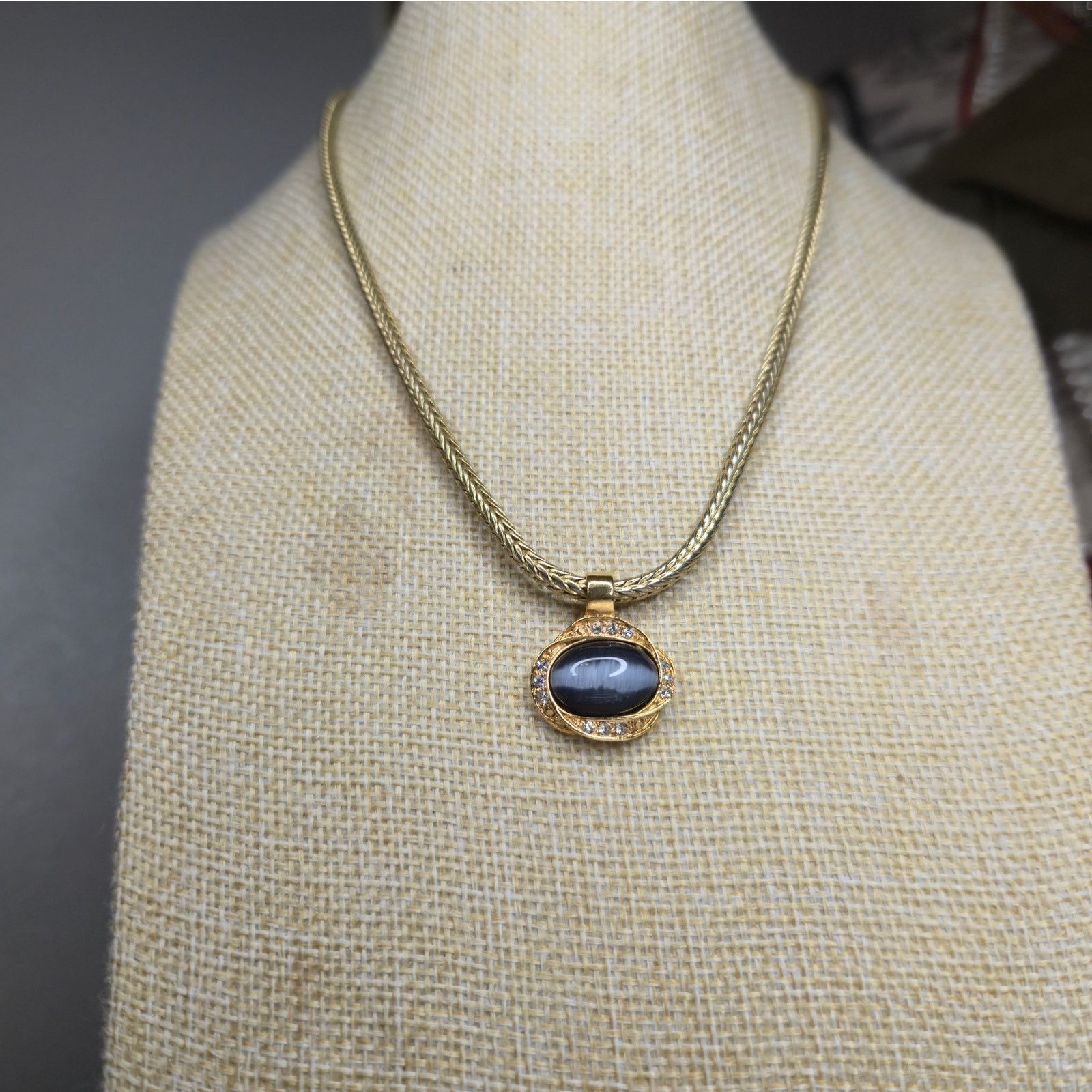 Vintage Roman Vintage Gold-Tone Necklace Crystals & Gray Cabochon Size ONE SIZE - 11 Thumbnail