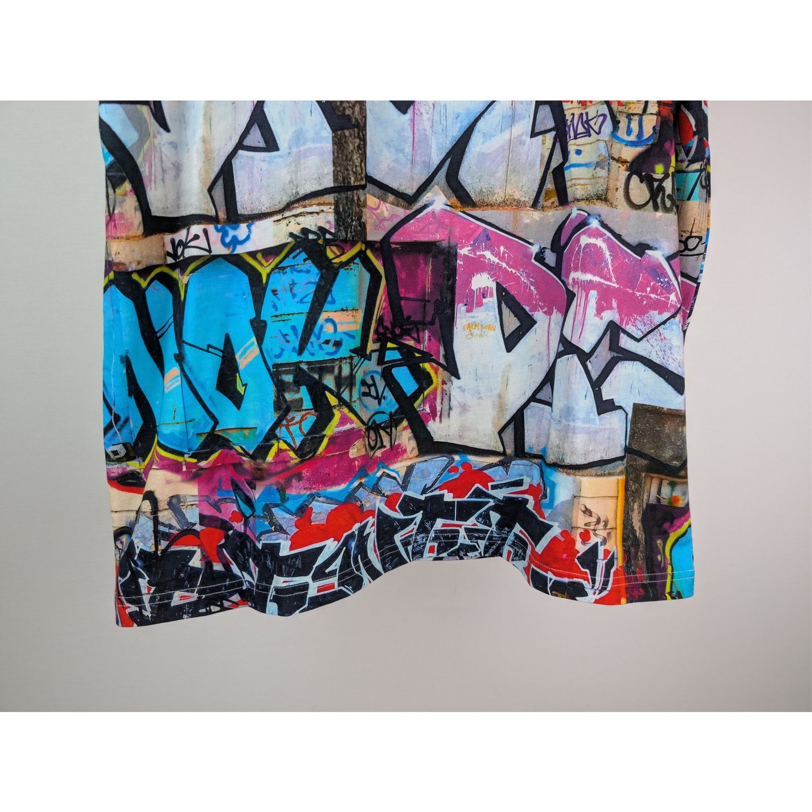 Vivienne Westwood o1rshd1 Classic Graffiti Print T-Shirt in Multiolor Size US XL / EU 56 / 4 - 4 Thumbnail