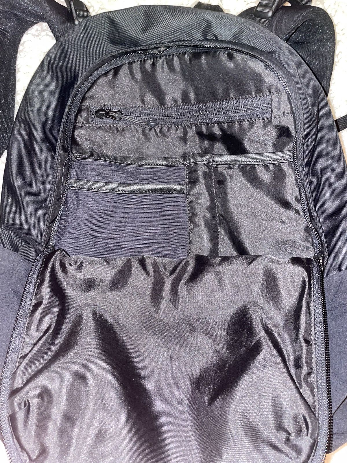 Lululemon Lululemon lift-OS backpack 20L Size ONE SIZE - 4 Thumbnail