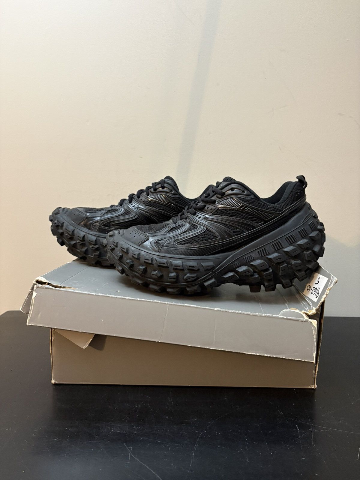 BALENCIAGA BOUNCER DEFENDER Balenicaga Defender/Bouncer Now Comes 