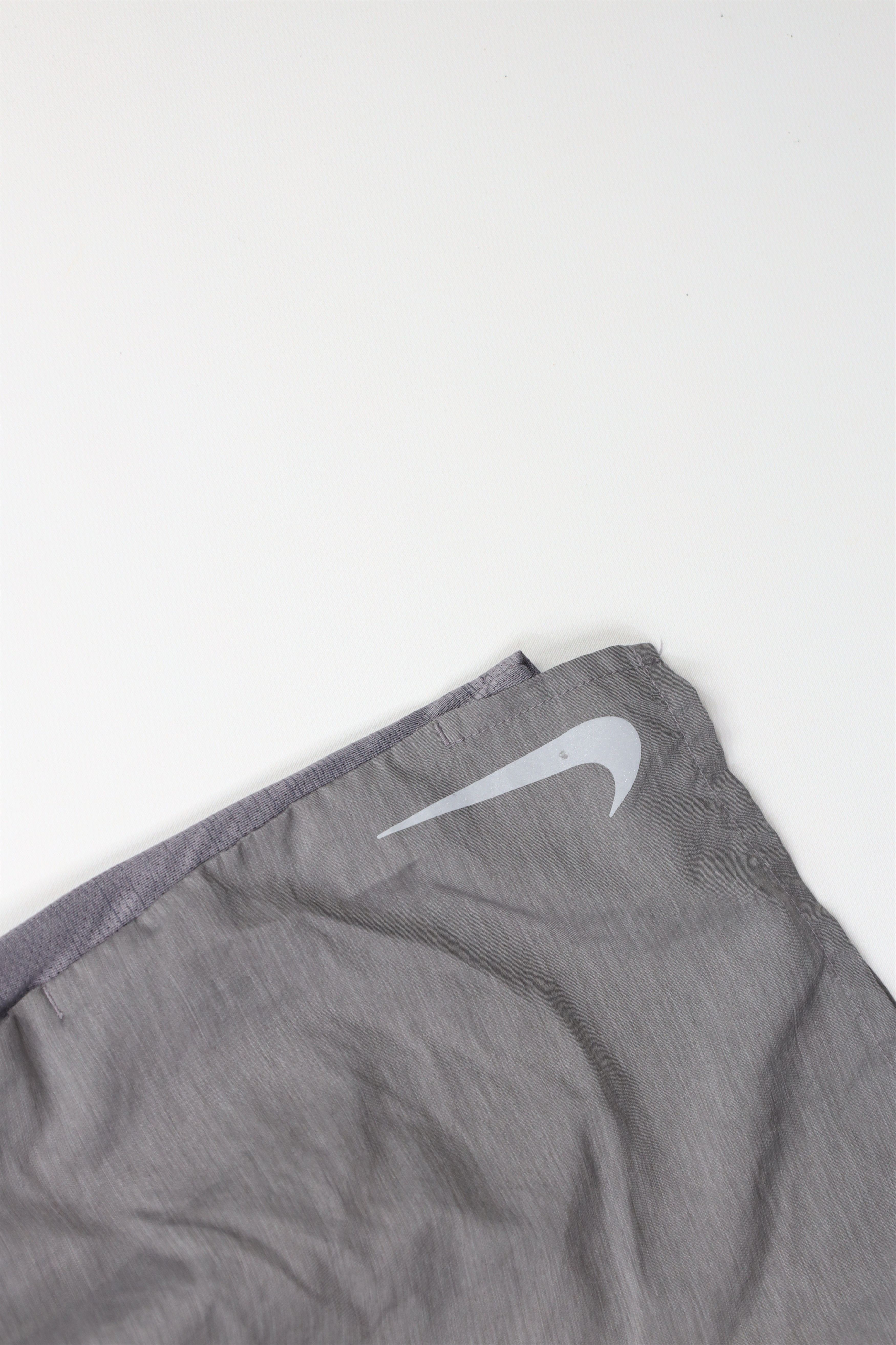 Nike × Vintage Vintage Nike Reflective Swoosh Above Knee Shorts Gray Size US 32 / EU 48 - 5 Thumbnail