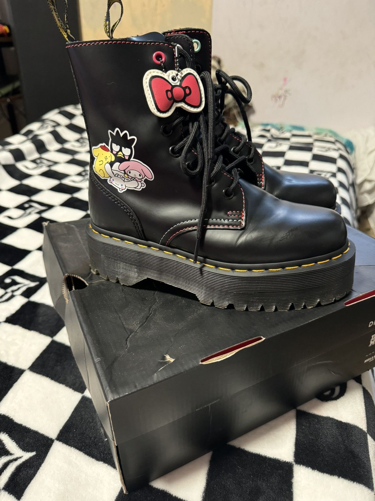 Dr. Martens Hello Kitty x Dr. Martens Size US 6 / IT 36 - 9 Thumbnail