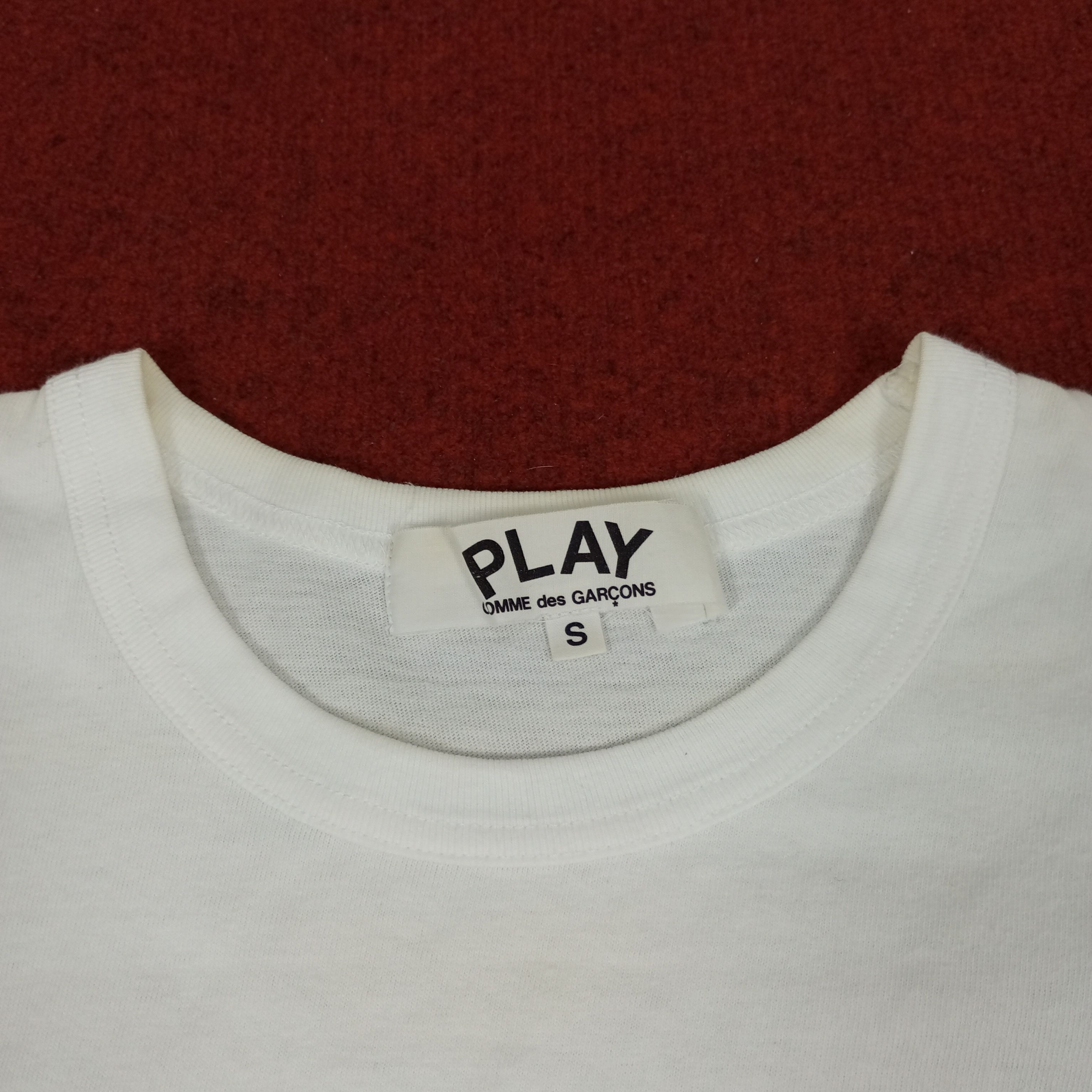 Comme des Garcons Play Comme Des Garcons Japanese Brand Logo Design Tshirt Size US XS / EU 42 / 0 - 5 Thumbnail