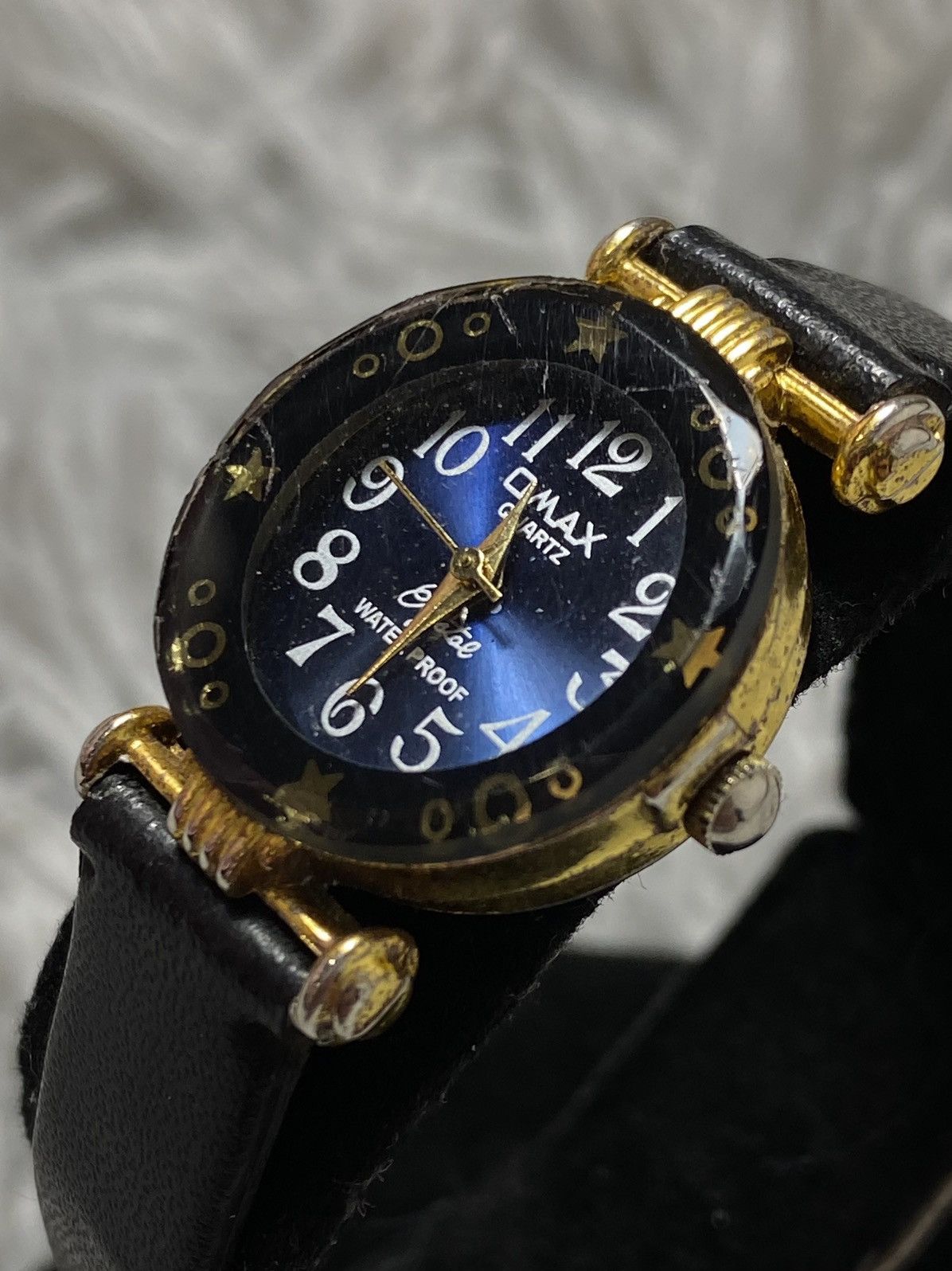 Jewelry Elegant Omax Watch with Starry Details - Japanese Brand Size ONE SIZE - 3 Thumbnail