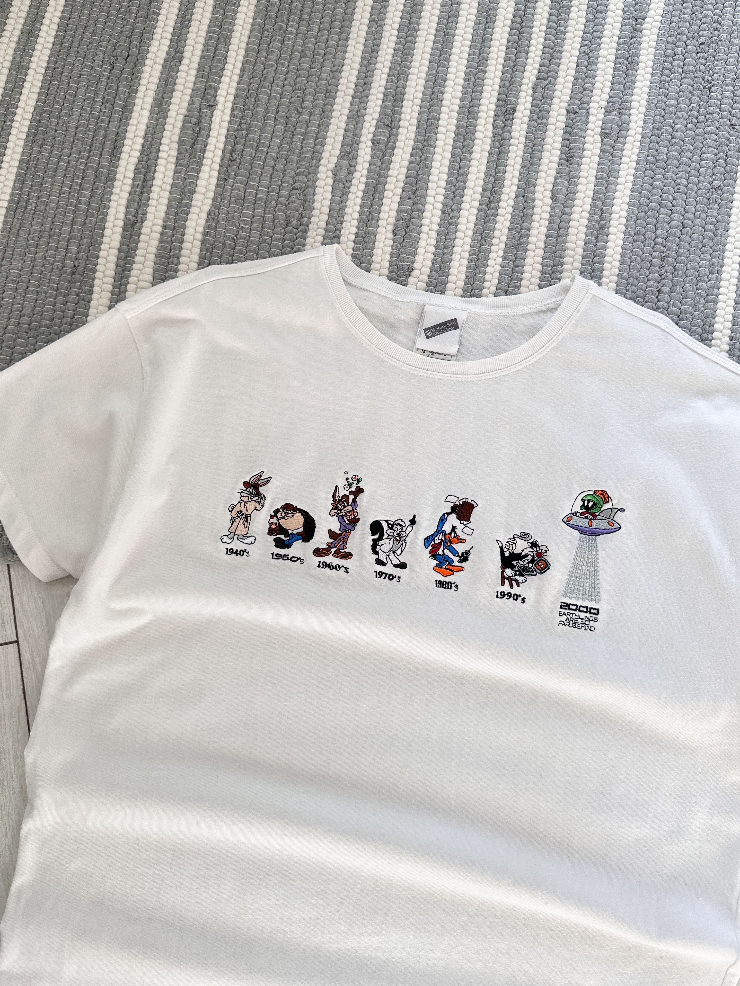 Vintage Vintage 1999 Warner Bros Tee Shirt Size US M / EU 48-50 / 2 - 2 Thumbnail