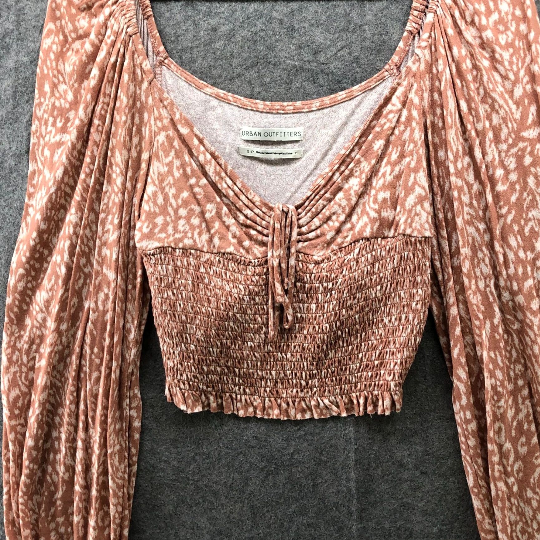 Urban Outfitters Urban Outfitters Smocked Crop Top Womens S Balloon Sleeve Blush Pink Boho Hippie Size S / US 4 / IT 40 - 4 Thumbnail
