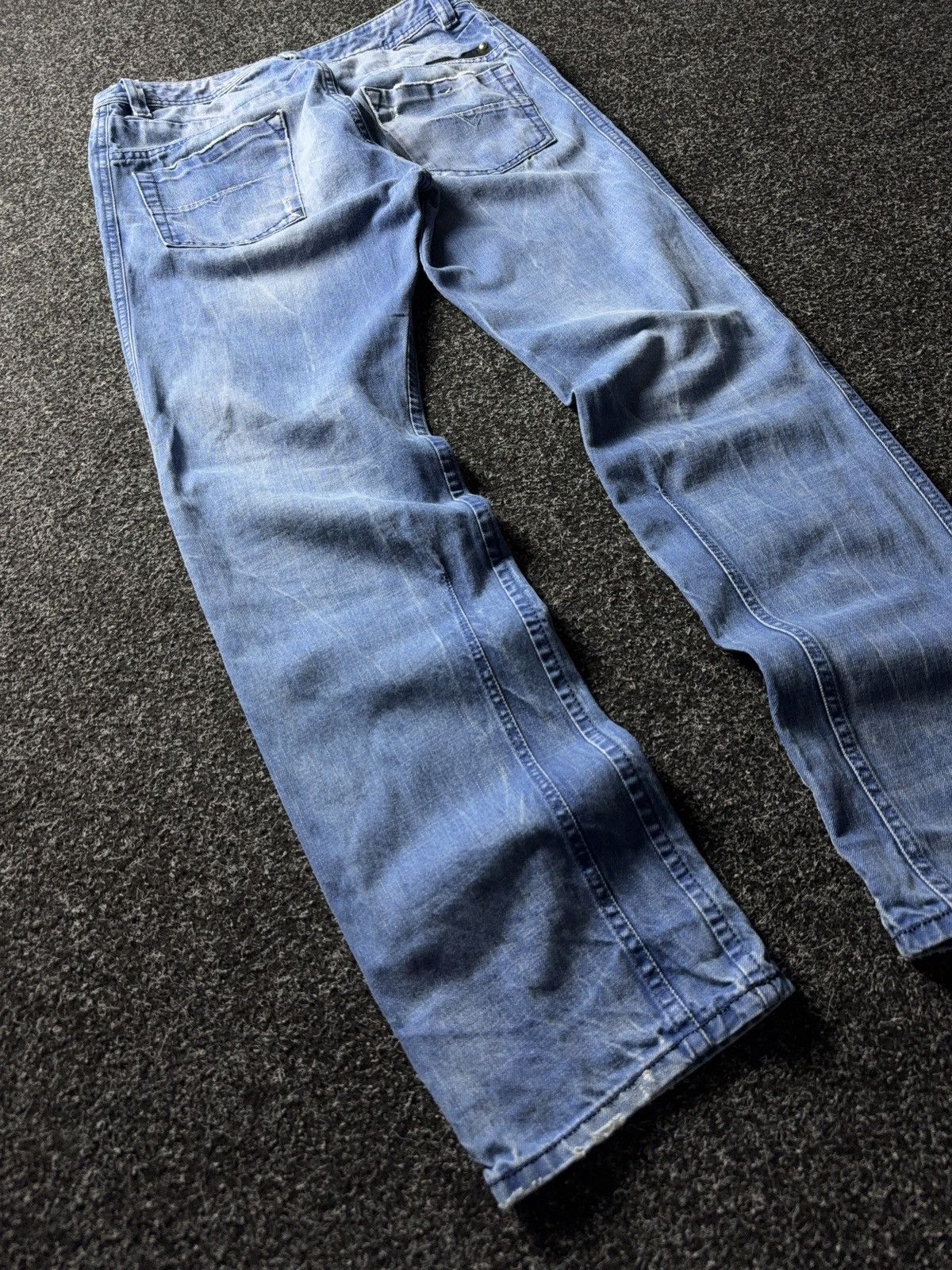 Diesel Y2K 00s Diesel Darron Jeans Light Blue Wash Made in Italy Size US 32 / EU 48 - 13 Thumbnail