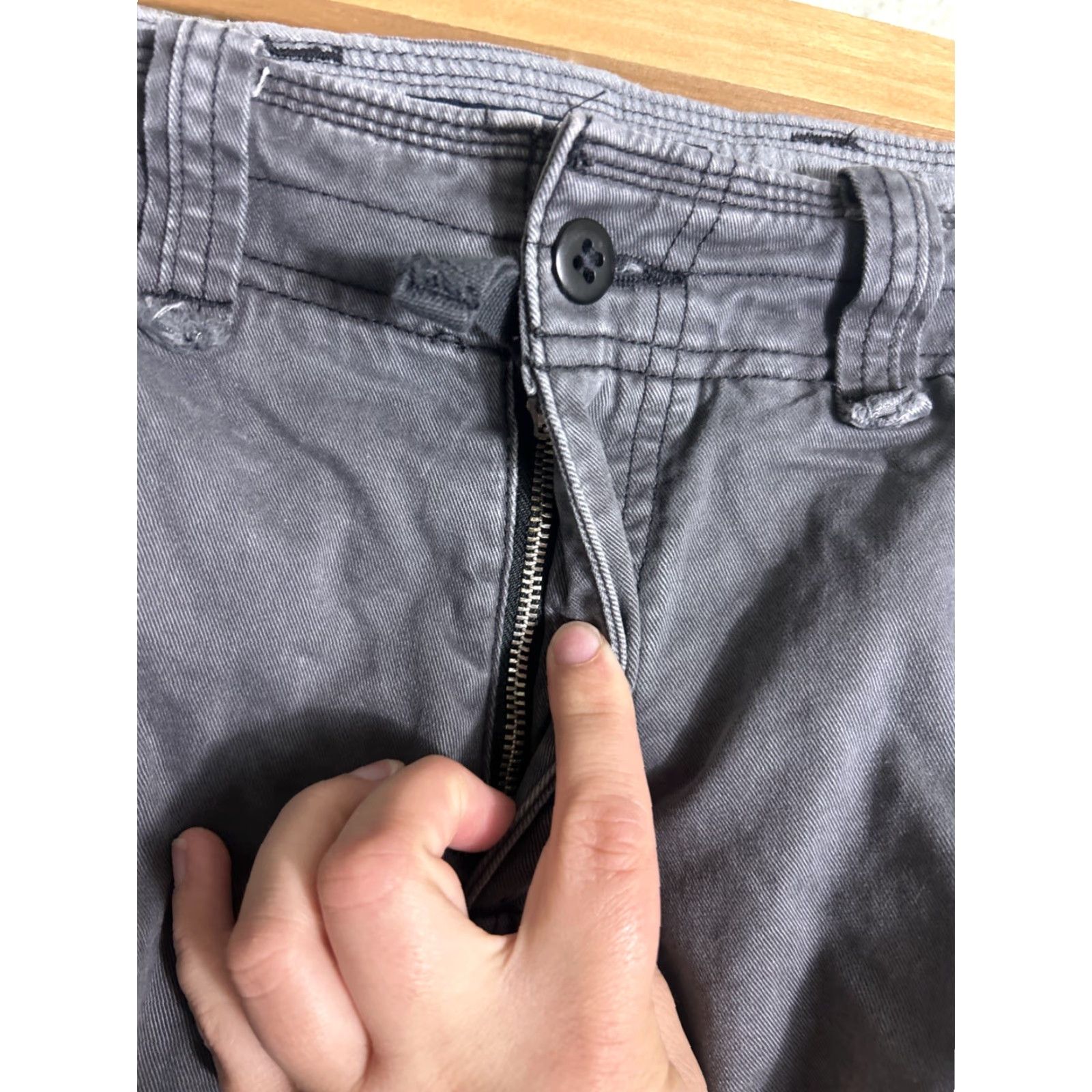 Abercrombie & Fitch Abercrombie & Fitch Cargo Utility Pants Mens 28x29 Gray Army Regular Inseam 29 in Size US 28 / EU 44 - 6 Thumbnail