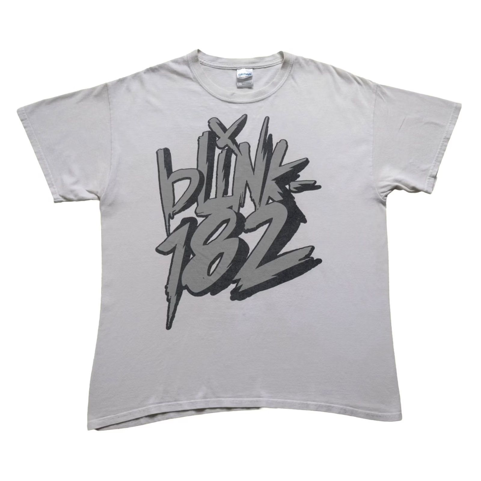 Gildan VINTAGE Blink-182 VTG Y2K PUNK ROCK 20th ANIVERSARY MUSIC TOUR GRAPHIC WHITE T-SHIRT LG Size US L / EU 52-54 / 3 - 2 Thumbnail